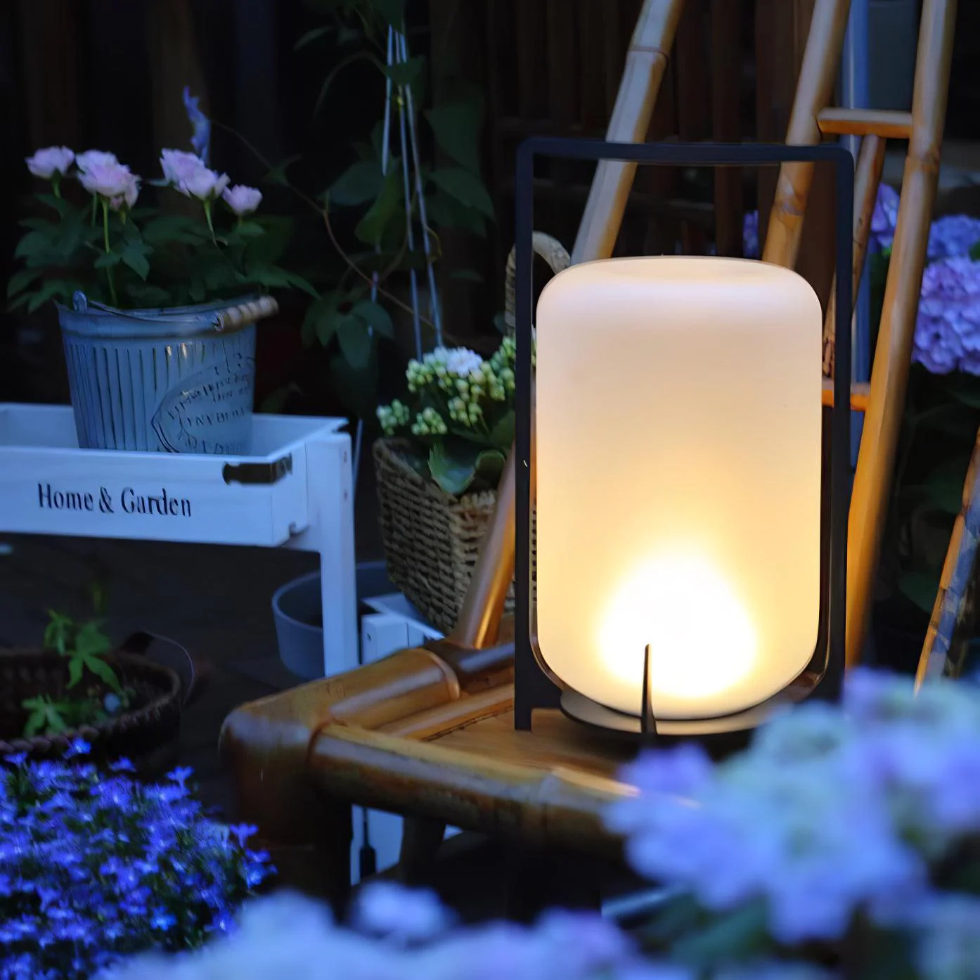 Adeline Minimalist Plastic Outdoor Light - Image 4