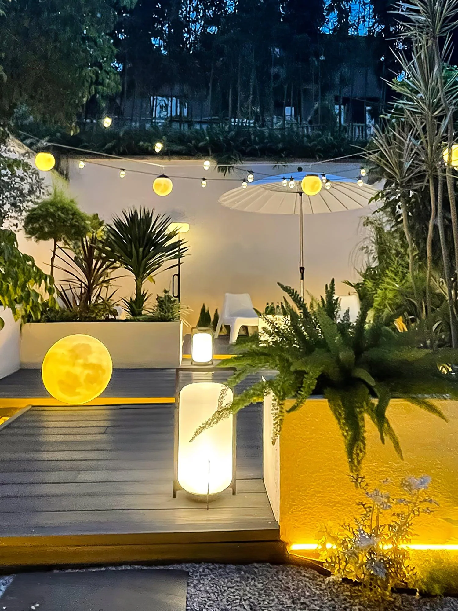 Adeline Minimalist Plastic Outdoor Light - Image 6