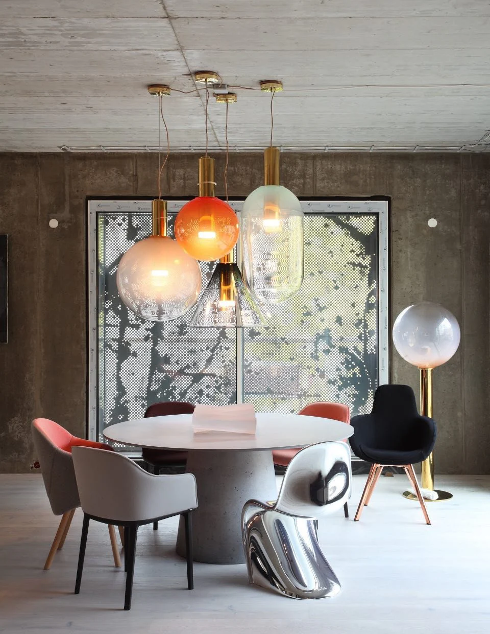 Aeris Minimalist Glass Pendant Lamp - Image 17