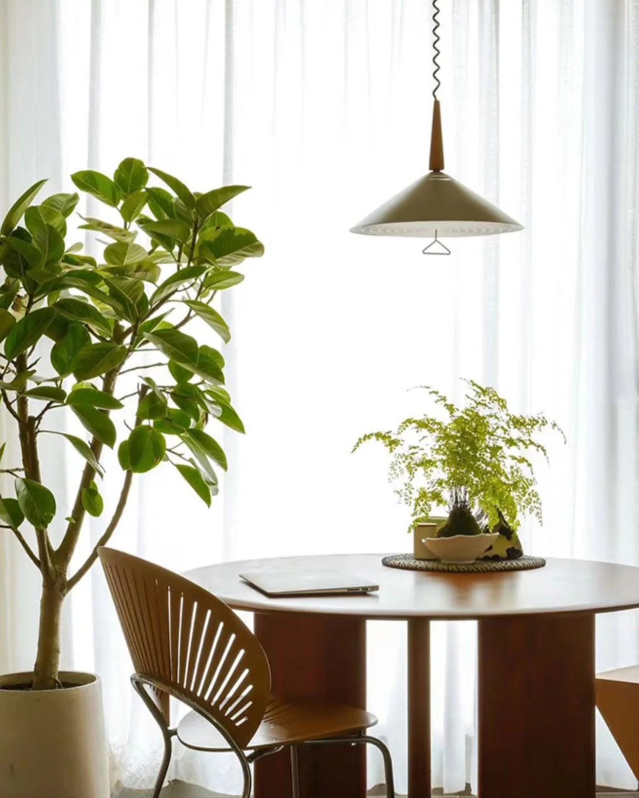 Agnes Modern Minimalist Retro Pendant Lamp - Image 32