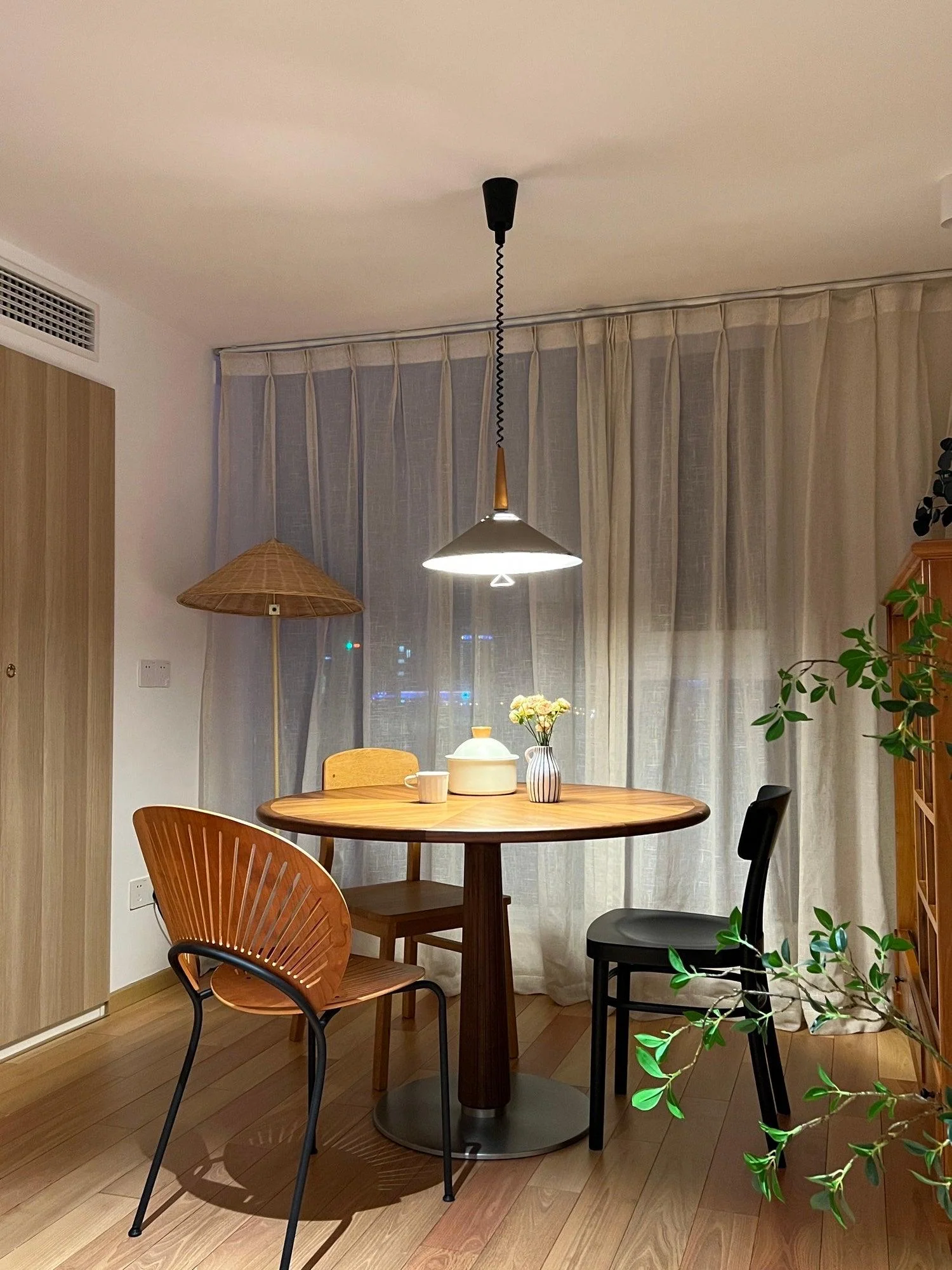 Agnes Modern Minimalist Retro Pendant Lamp - Image 6