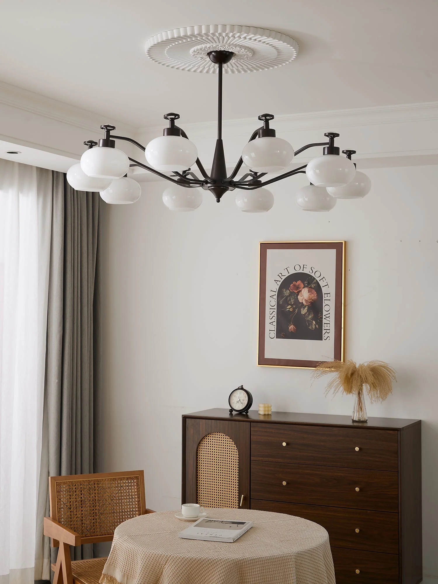 Althaen Elegance Vintage Glass Chandelier - Image 3