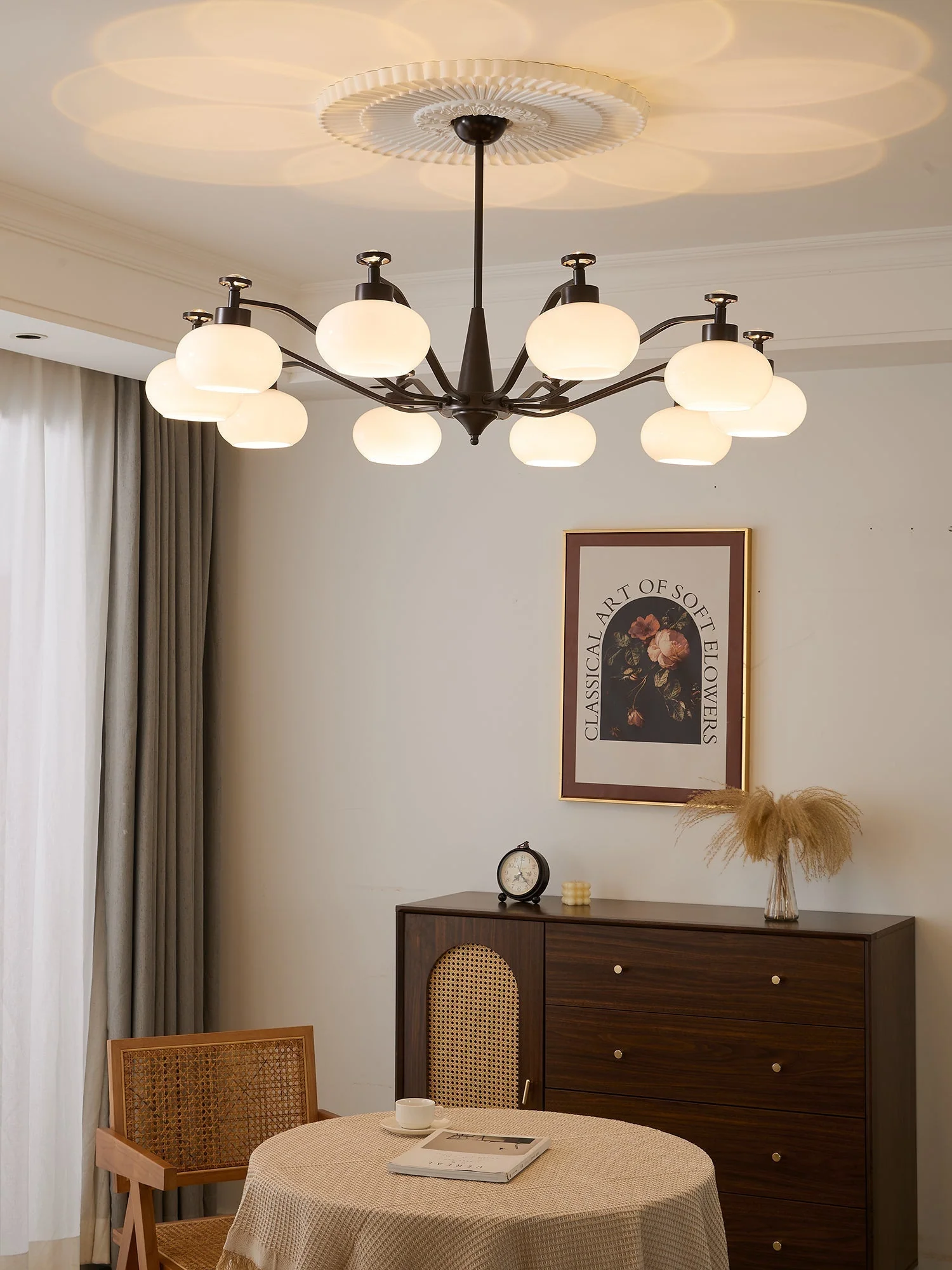 Althaen Elegance Vintage Glass Chandelier - Image 5