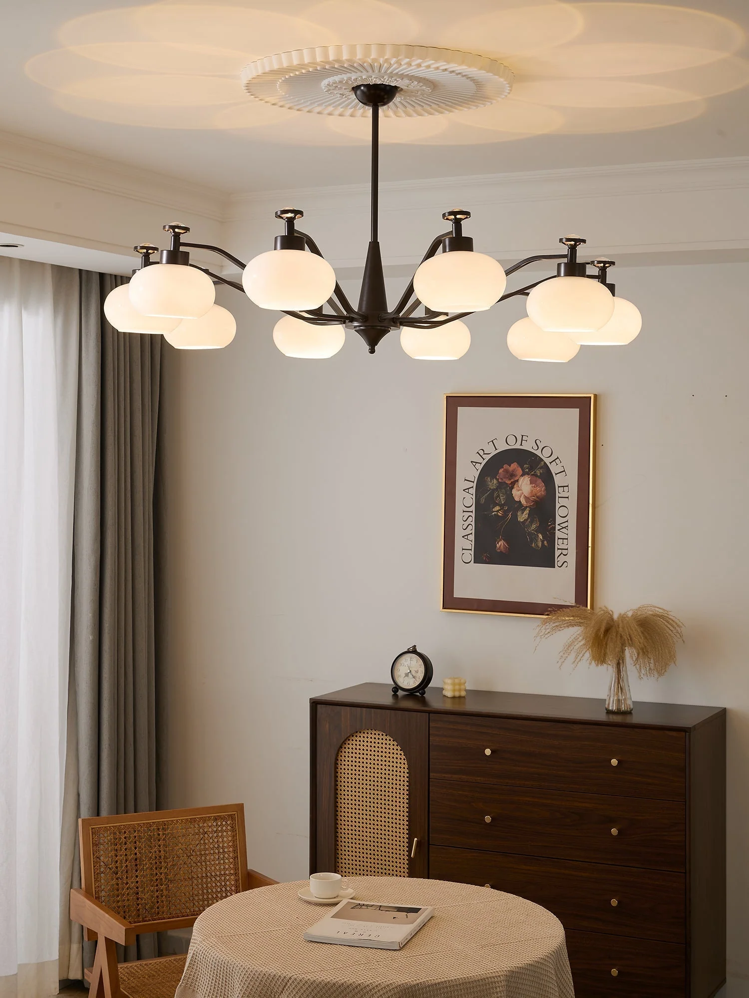 Althaen Elegance Vintage Glass Chandelier - Image 7