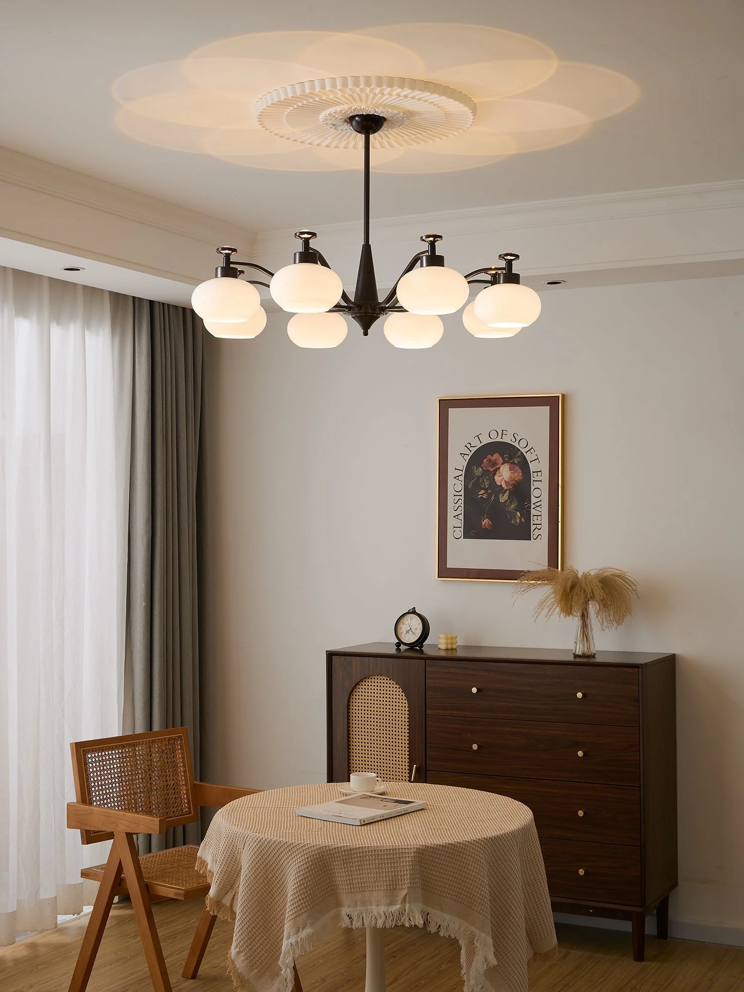 Althaen Elegance Vintage Glass Chandelier - Image 9
