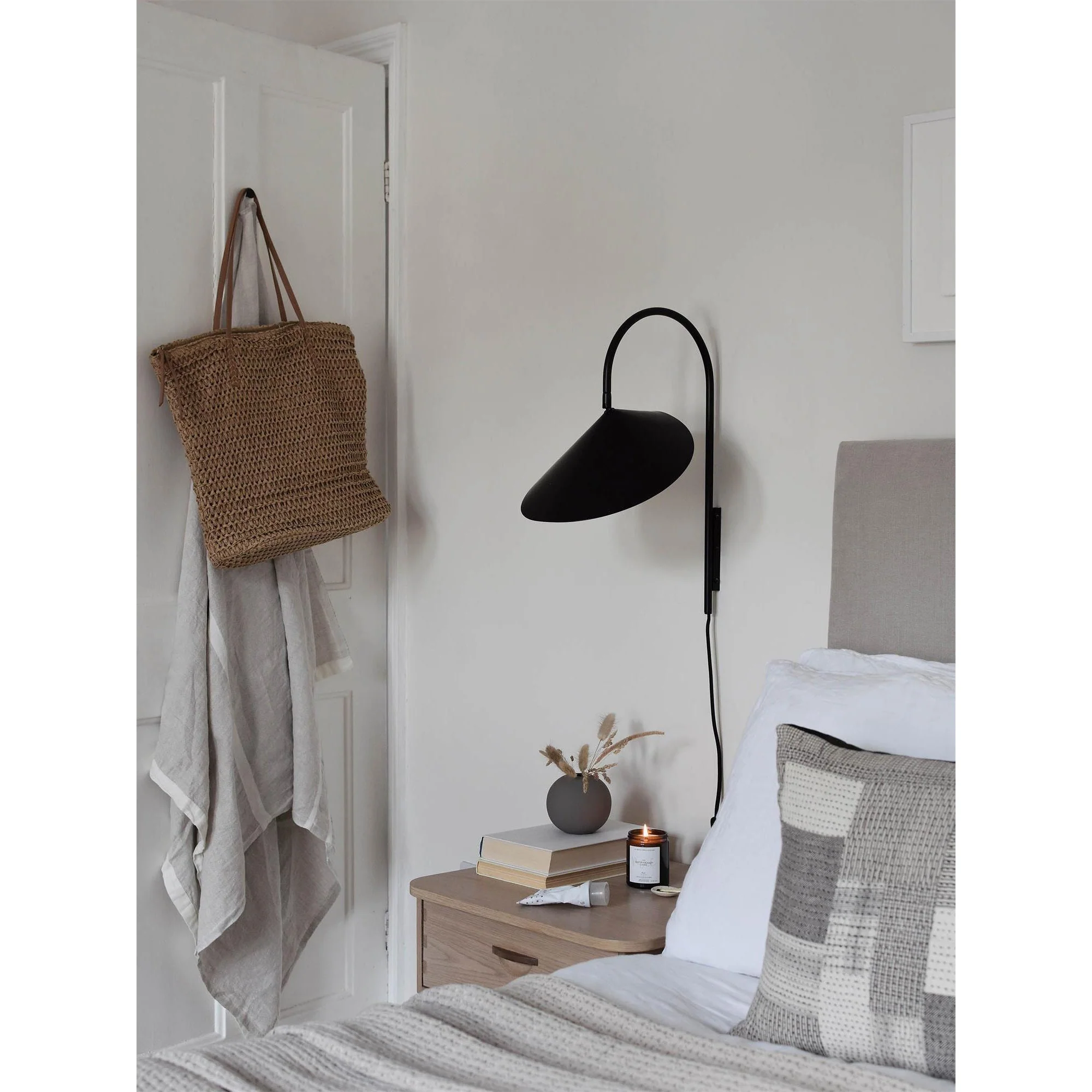Arum Minimalist Wall Light - Image 22