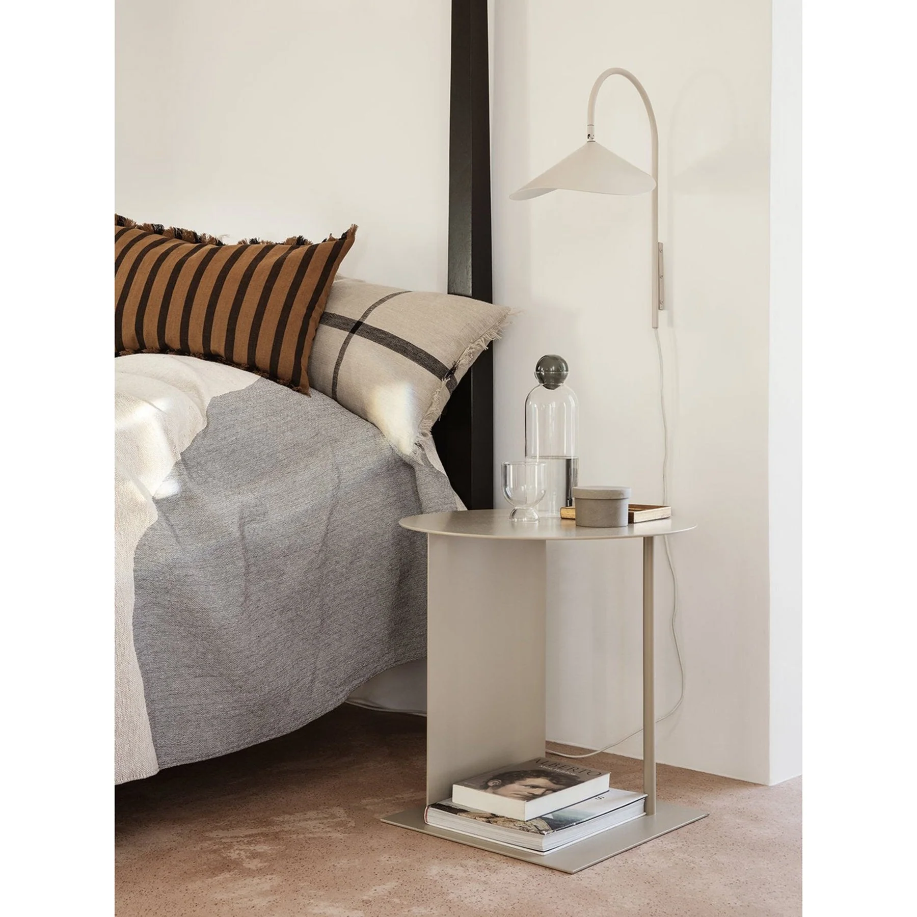 Arum Minimalist Wall Light - Image 28