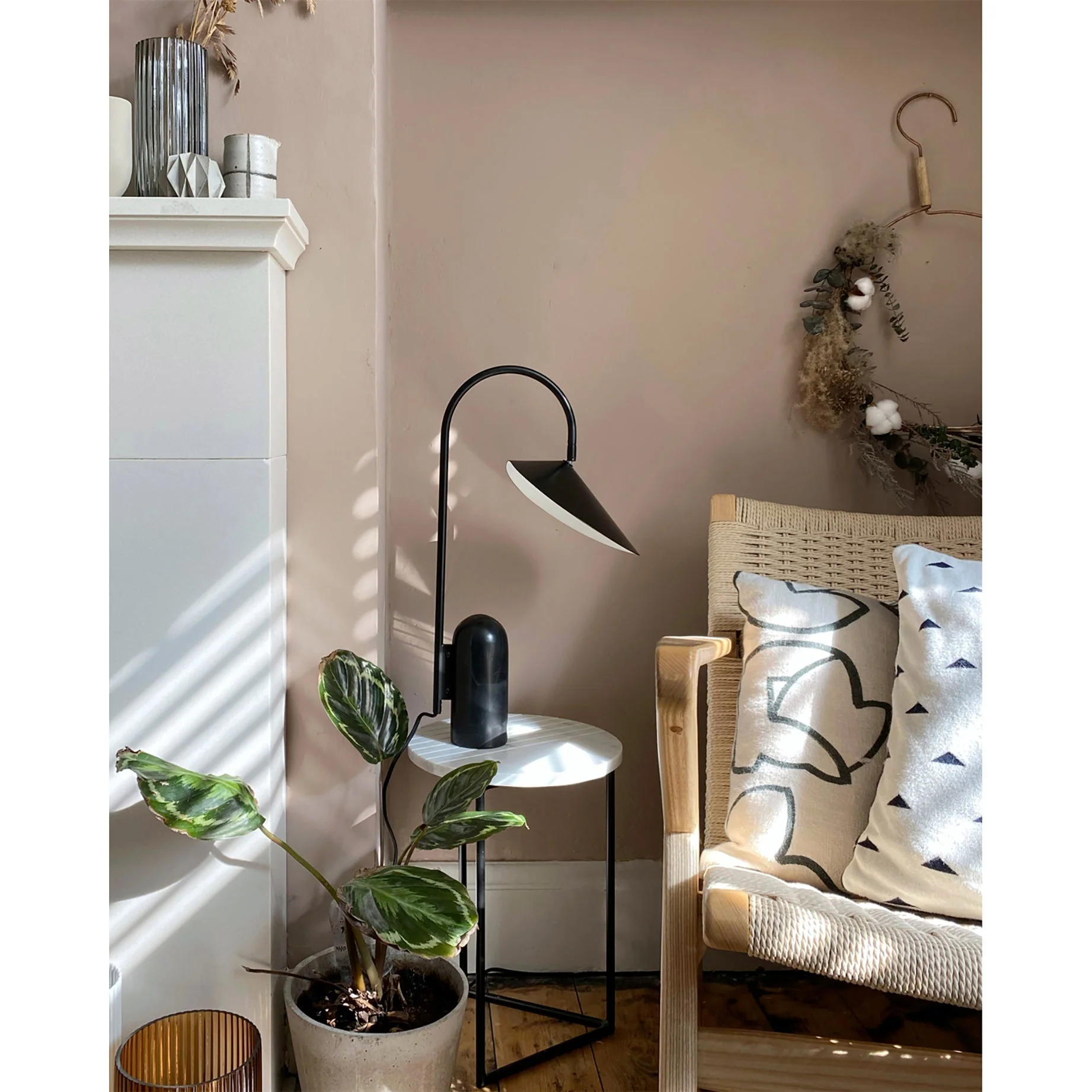 Arum Modern Table Lamp - Image 23