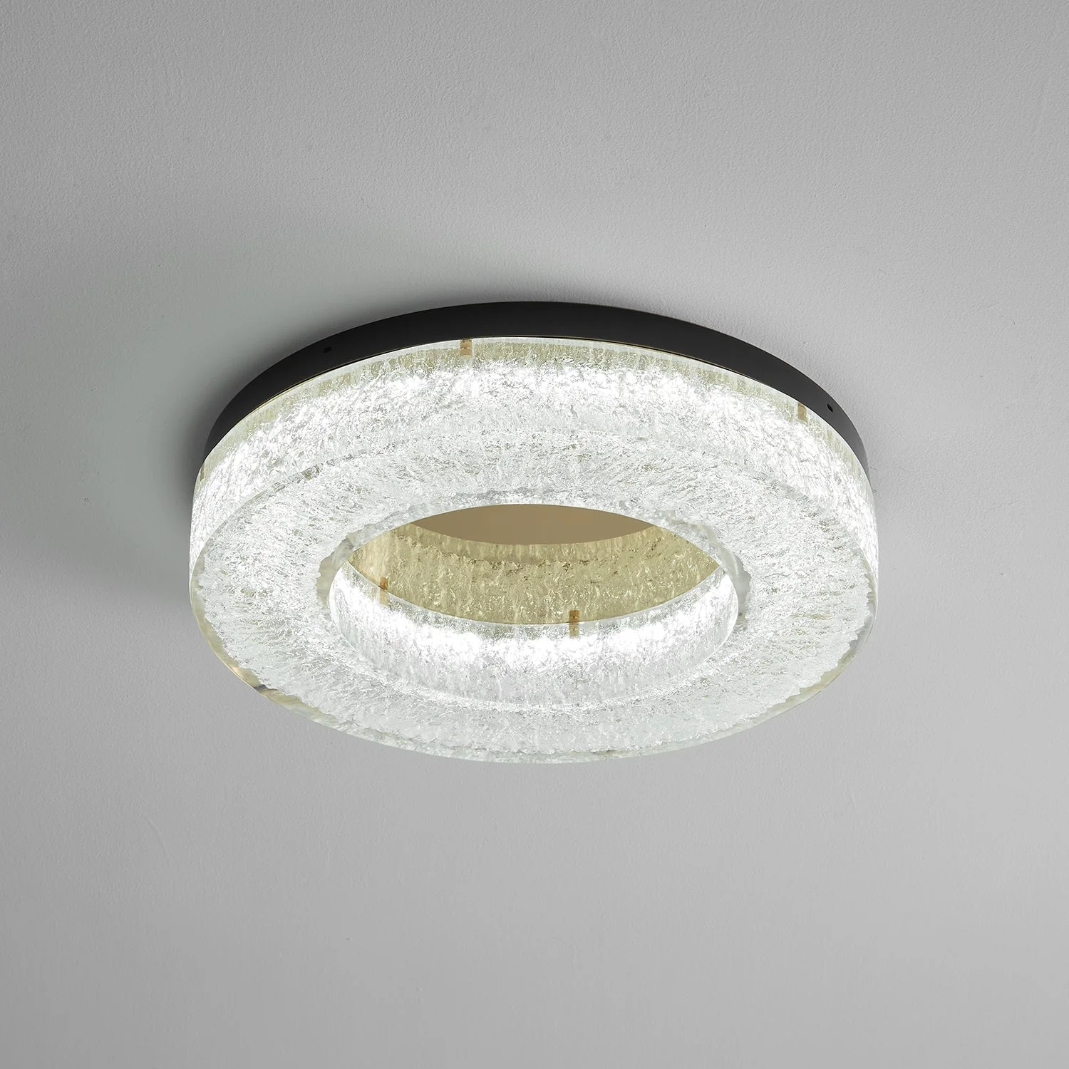 Ashaionis Ice Crack Circle Resin Ceiling Lamp - Image 15