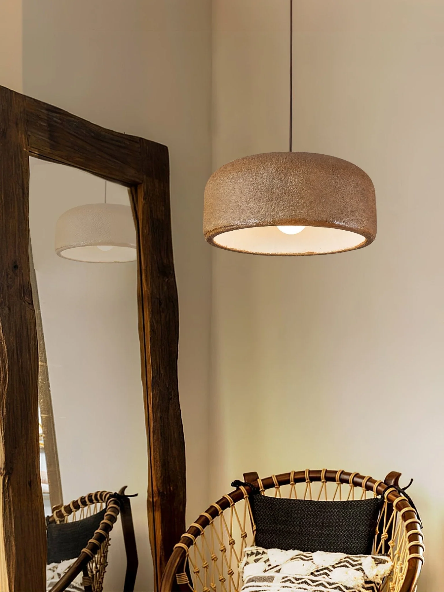 Auralis Resin Scandinavian Pendant Lamp - Image 23