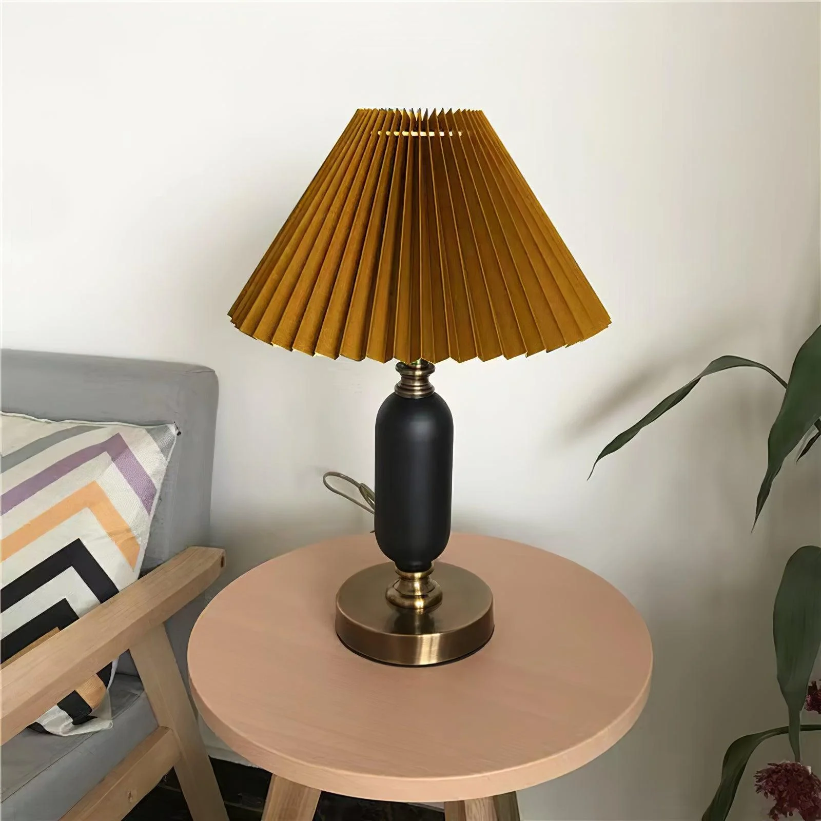 Aurmarila Fabric Table Lamp - Image 12
