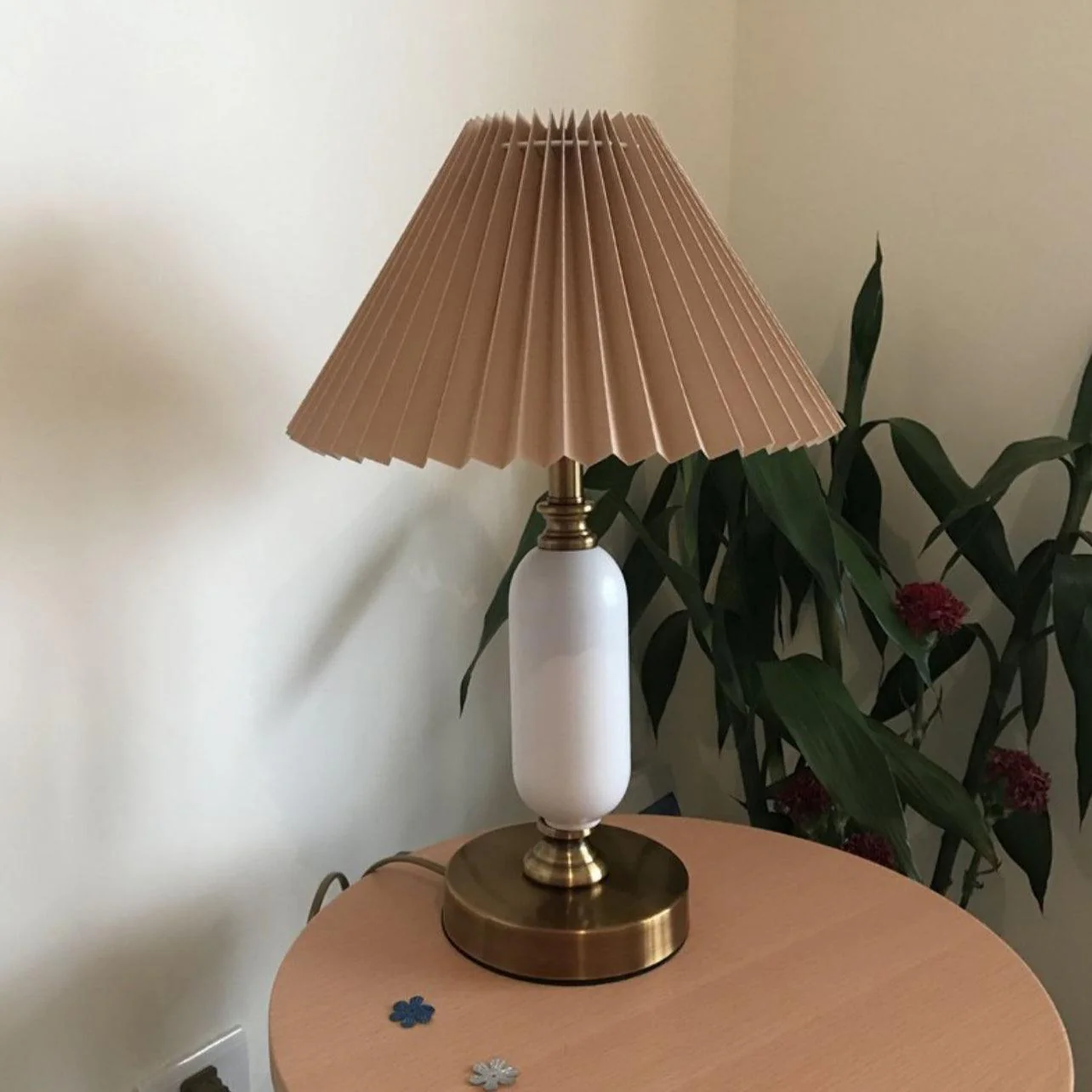 Aurmarila Fabric Table Lamp - Image 16