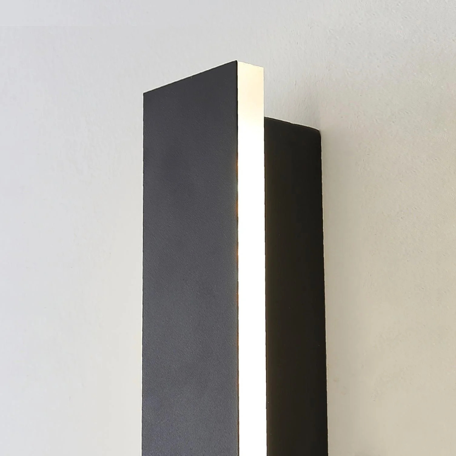 Aurvelyra Long Strip Solar Outdoor Sconce - Image 6