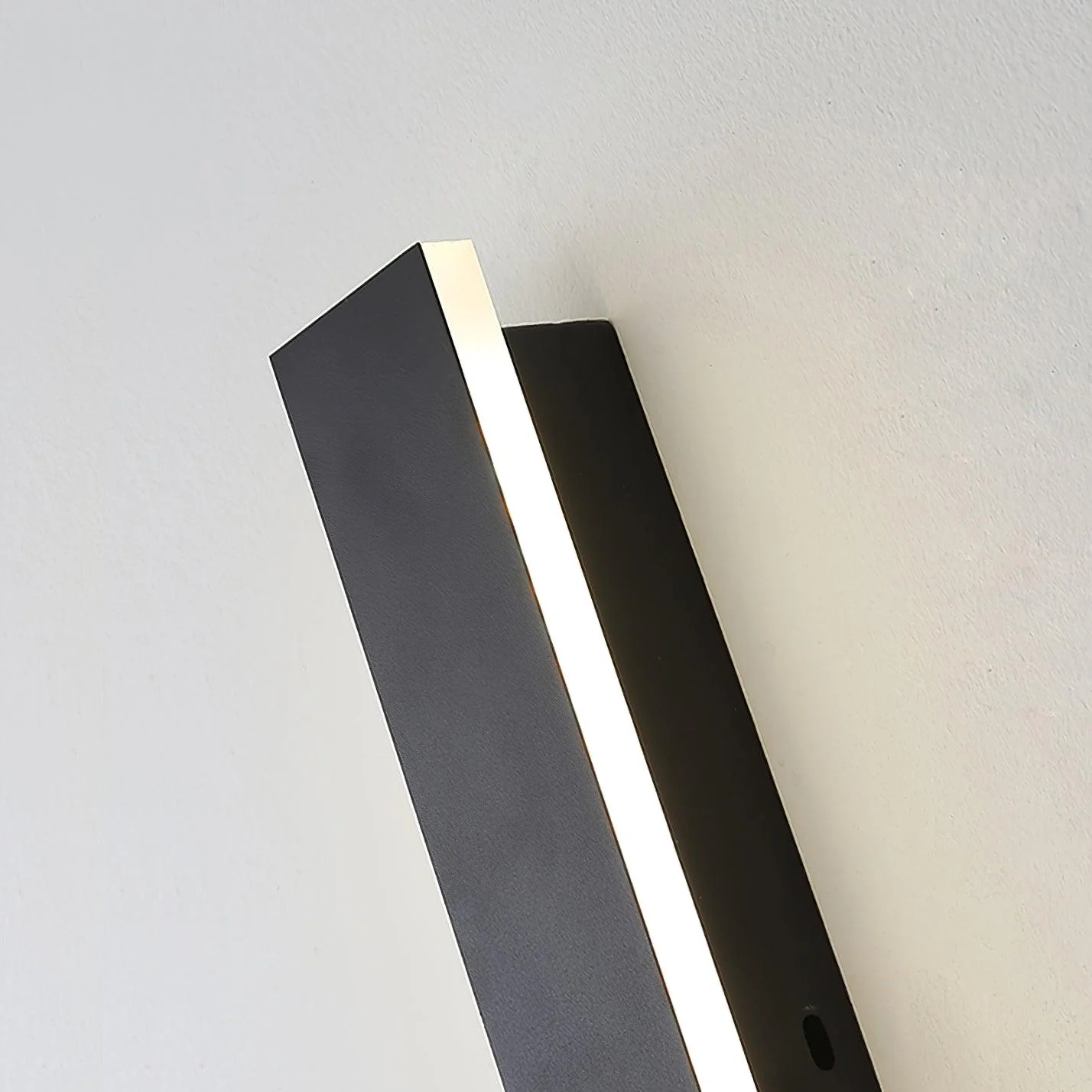 Aurvelyra Long Strip Solar Outdoor Sconce - Image 7