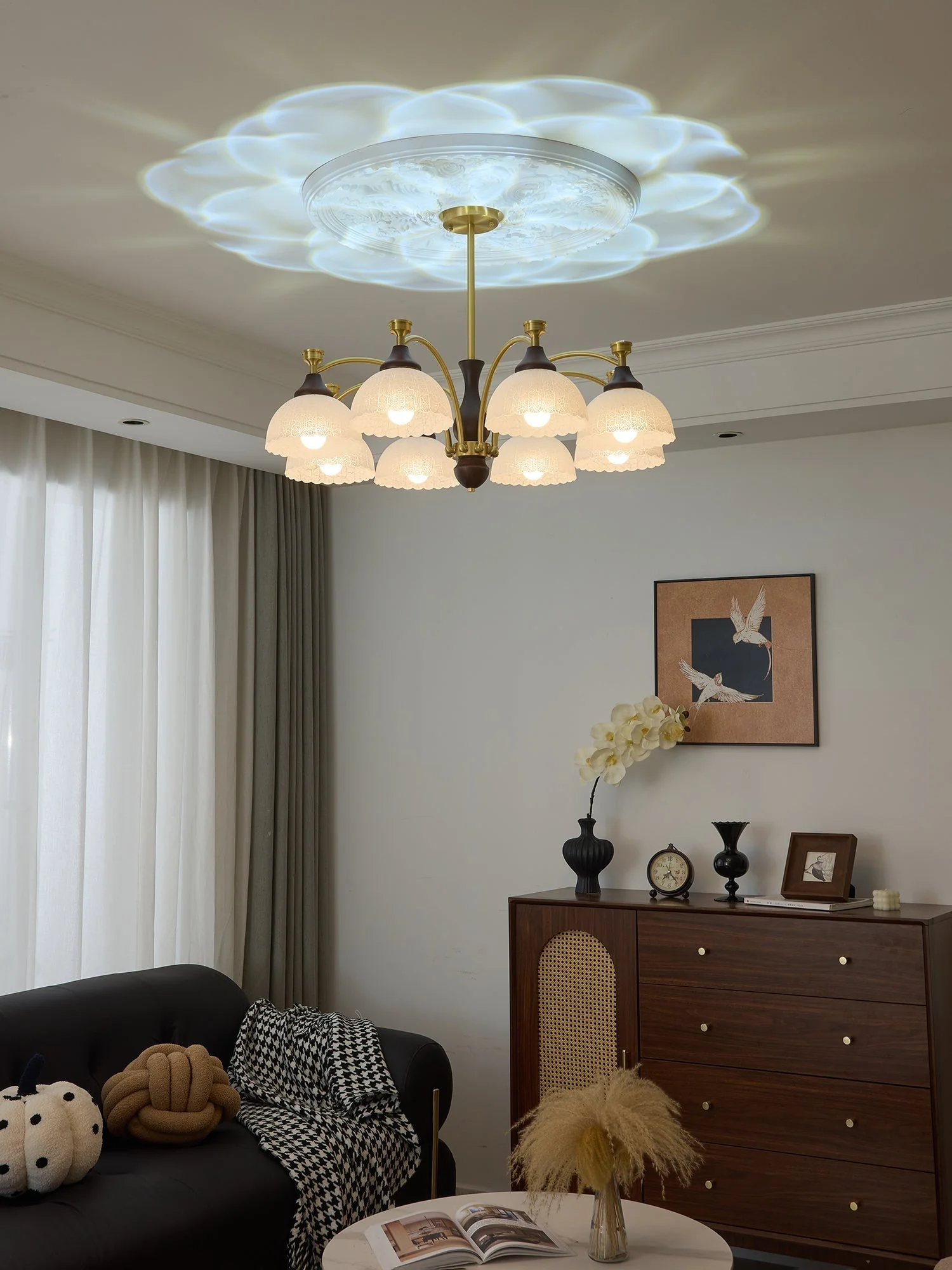 Avvynila Traditional Elegance Vintage Brass Wood Chandelier - Image 12