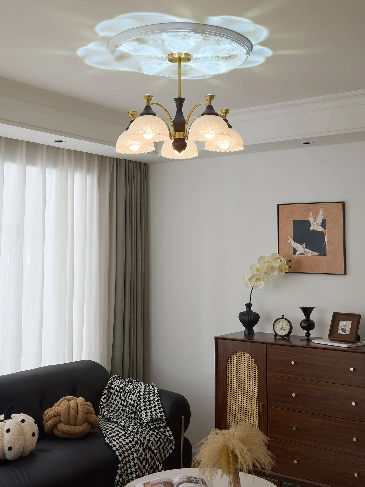 Avvynila Traditional Elegance Vintage Brass Wood Chandelier - Image 22