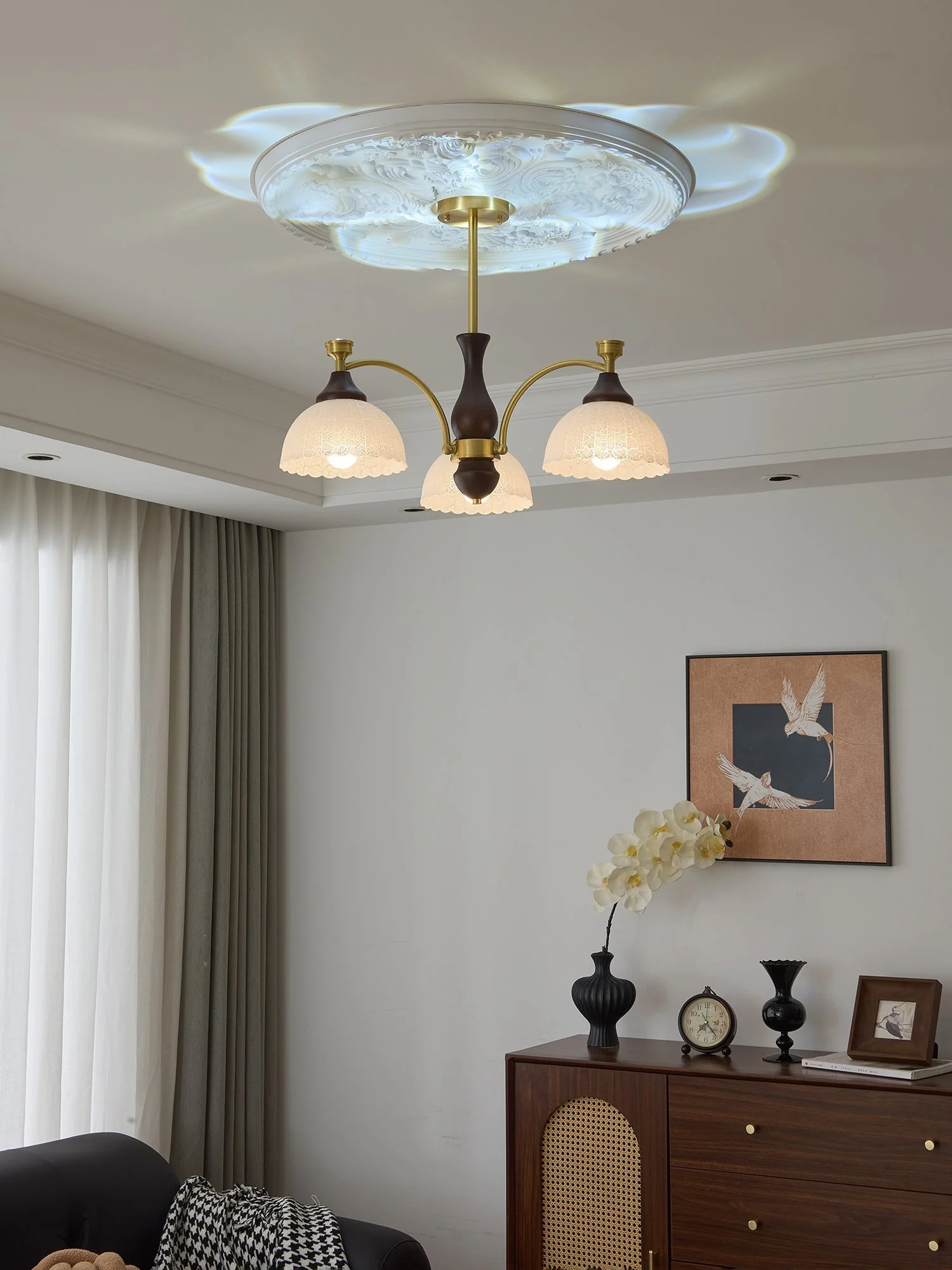 Avvynila Traditional Elegance Vintage Brass Wood Chandelier - Image 28