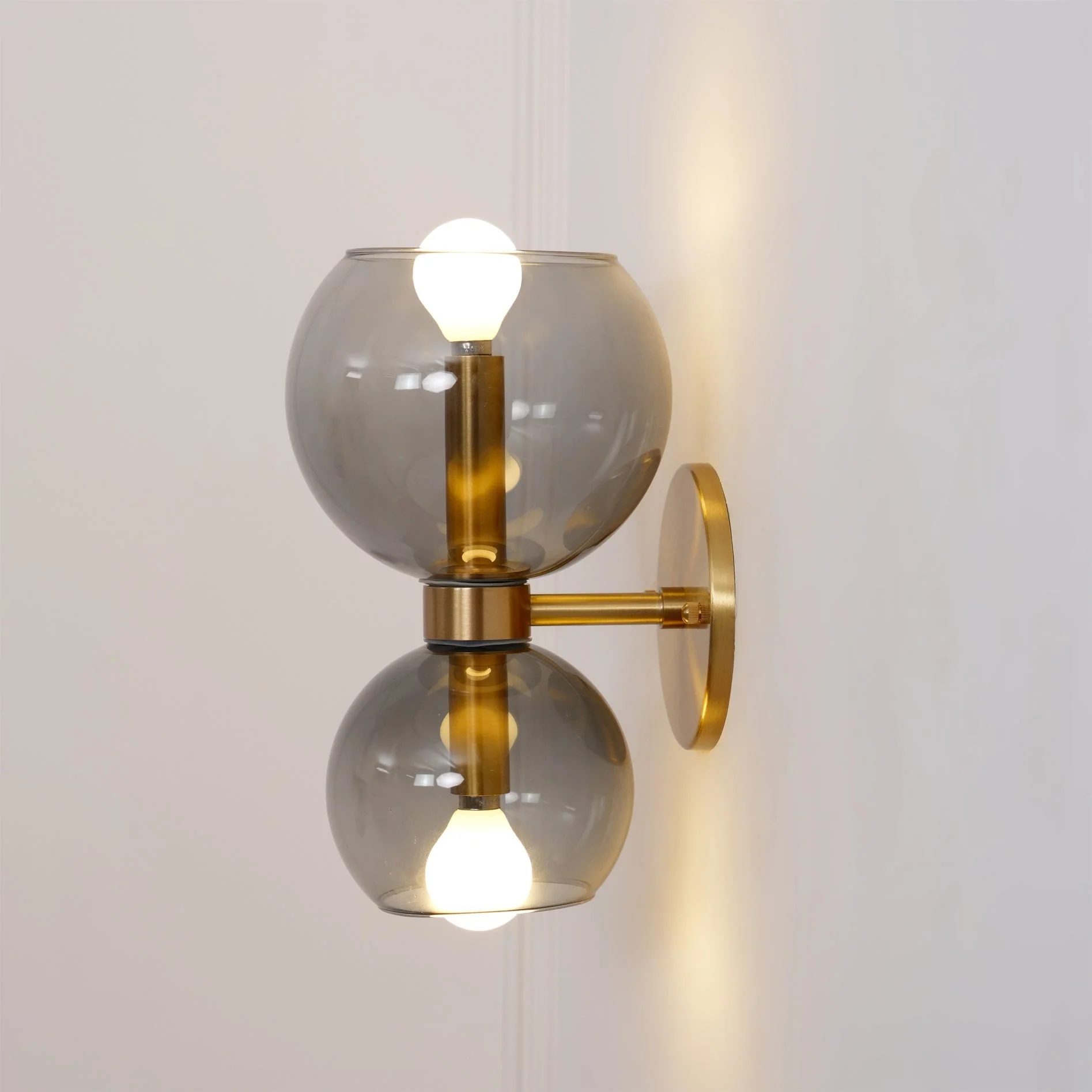 Avynion Modern Nordic Art Glass Wall Lamp - Image 10