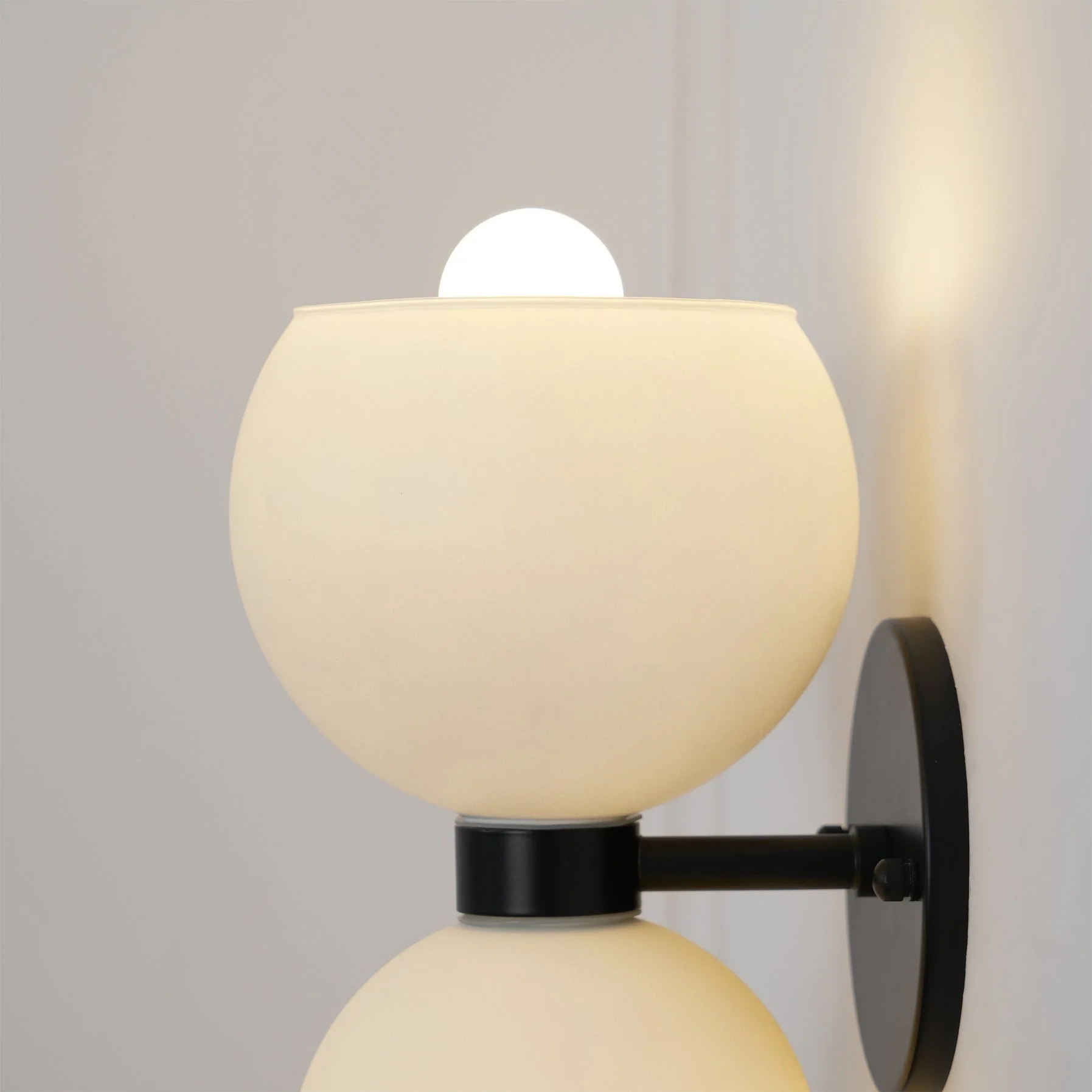 Avynion Modern Nordic Art Glass Wall Lamp - Image 17