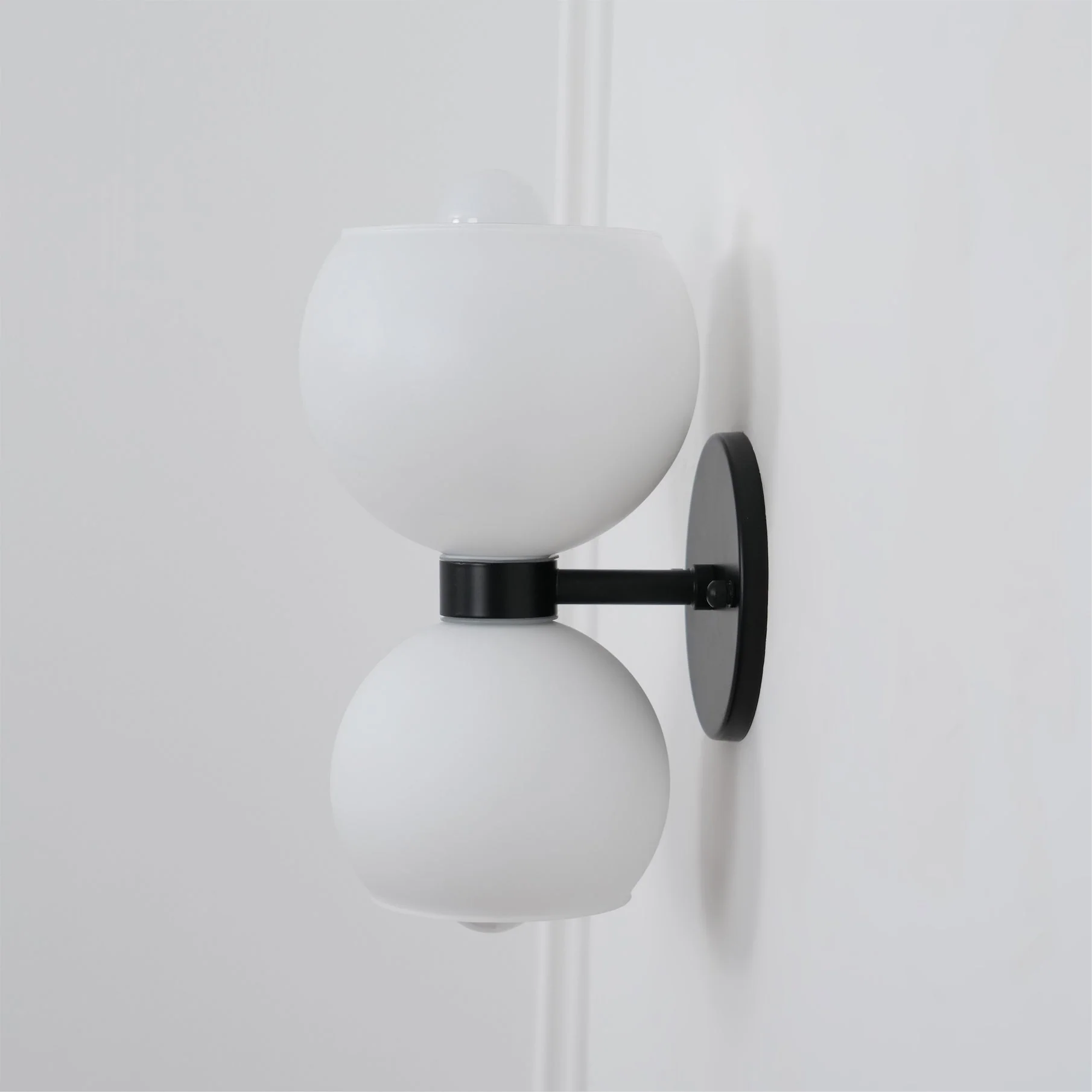 Avynion Modern Nordic Art Glass Wall Lamp - Image 18