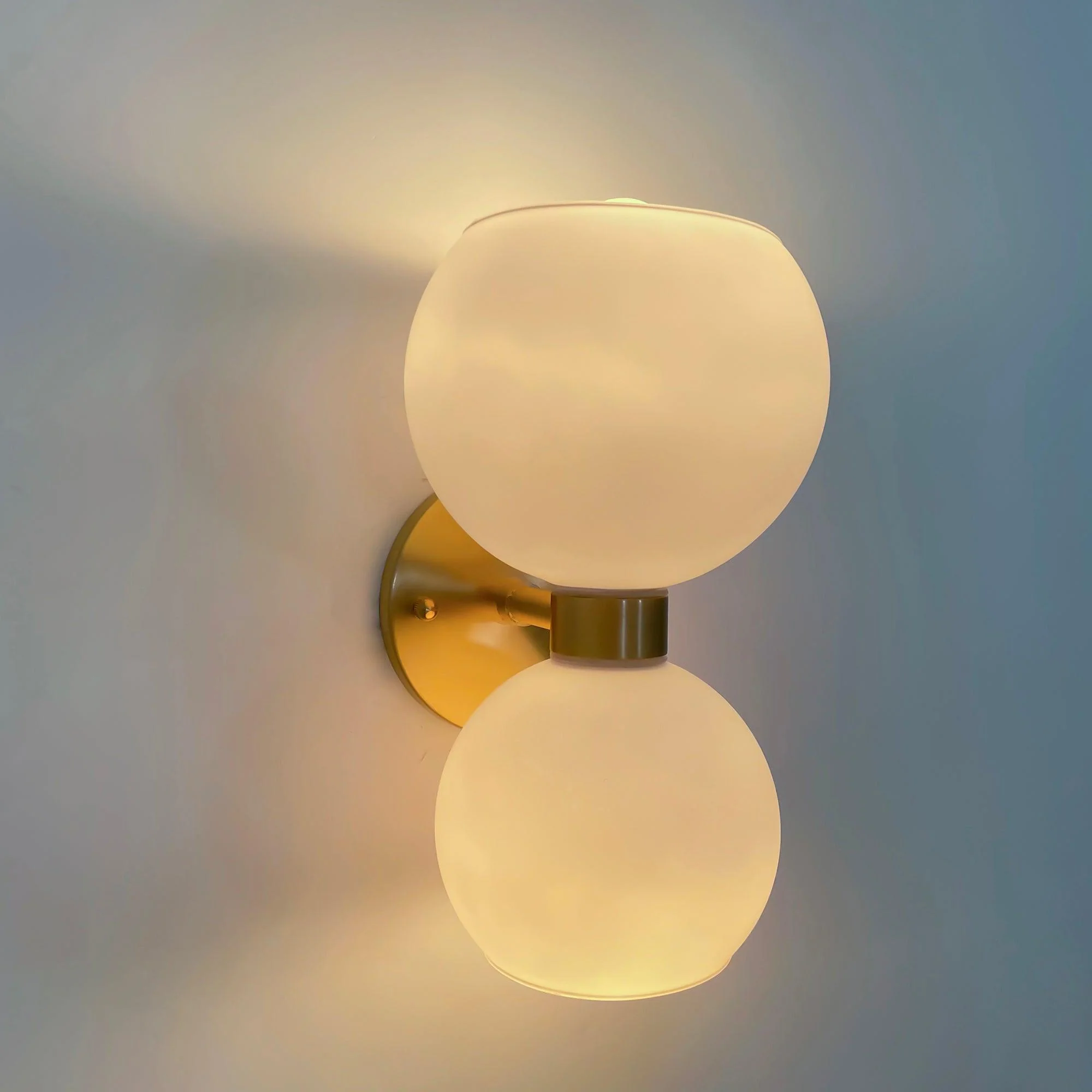 Avynion Modern Nordic Art Glass Wall Lamp - Image 19