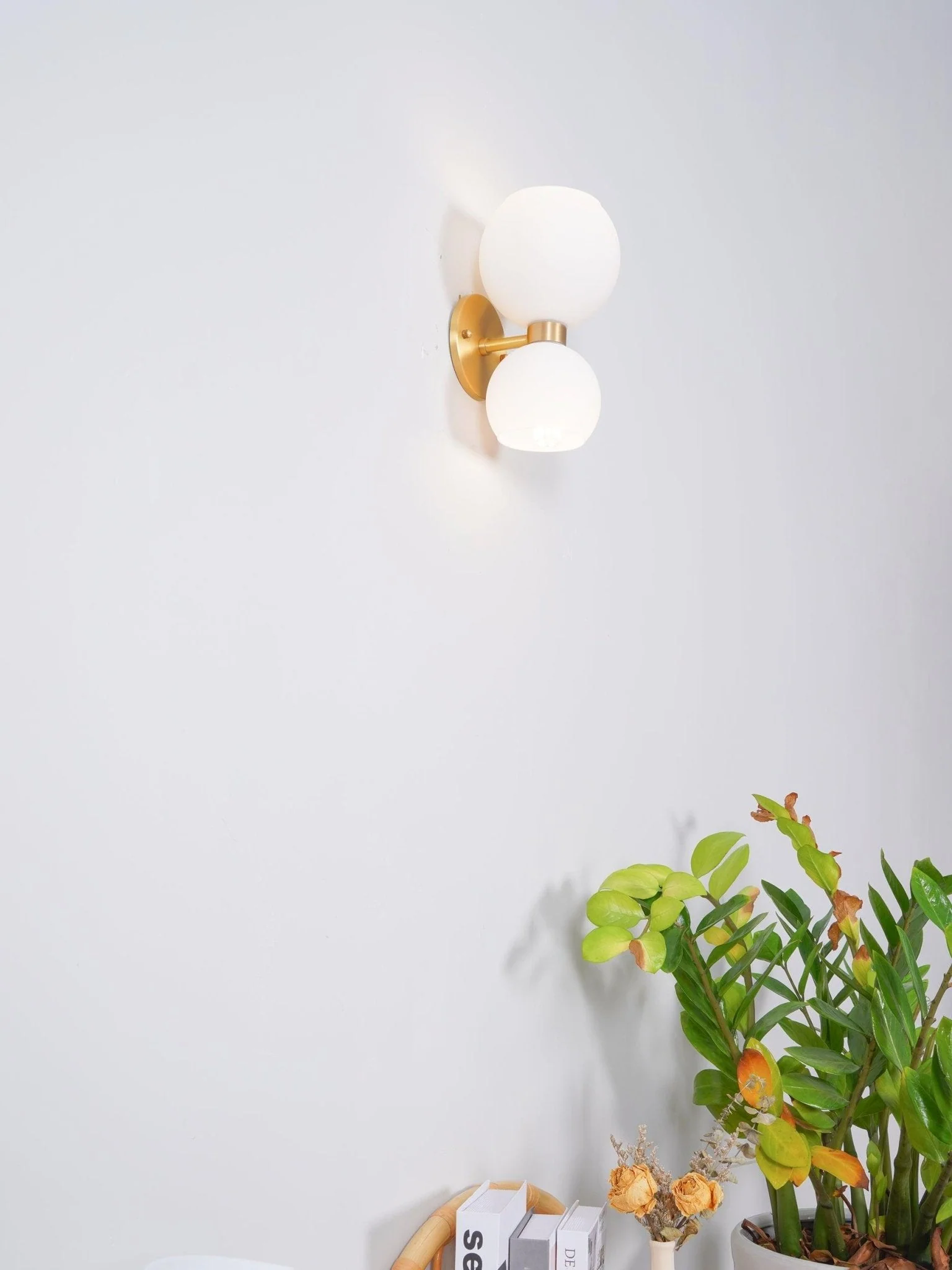 Avynion Modern Nordic Art Glass Wall Lamp - Image 23