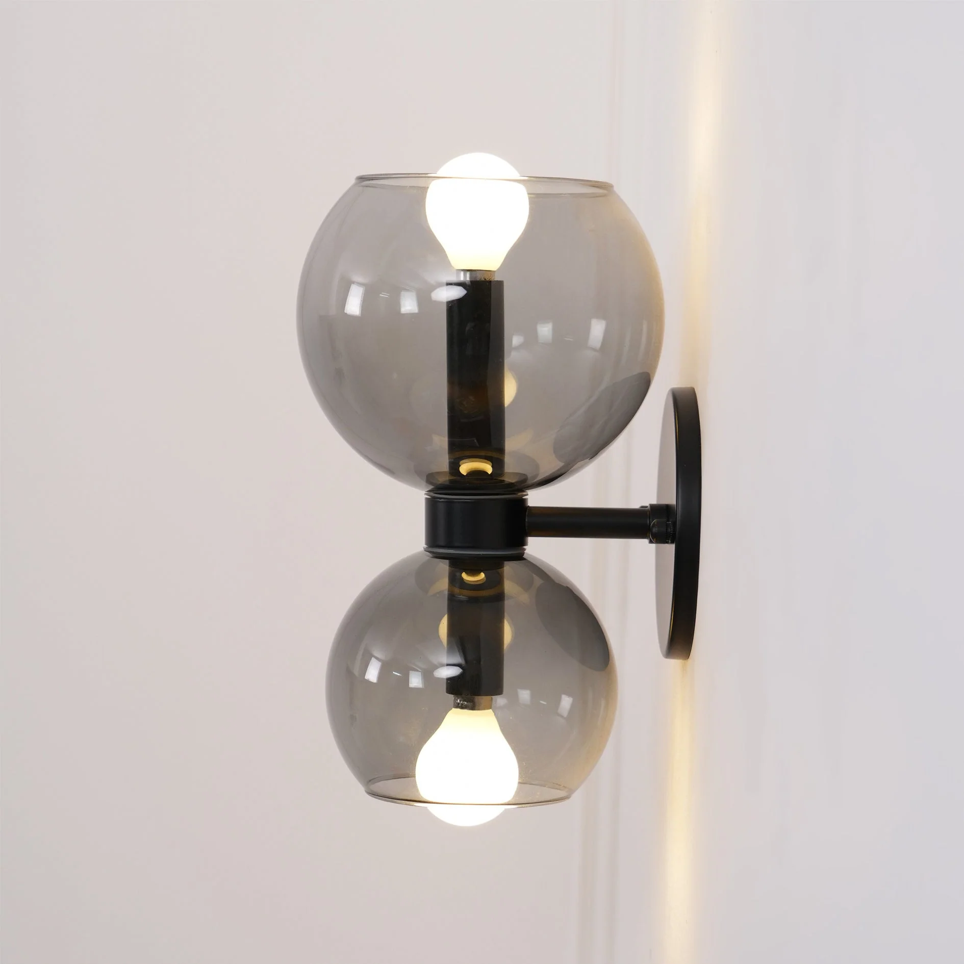 Avynion Modern Nordic Art Glass Wall Lamp - Image 41