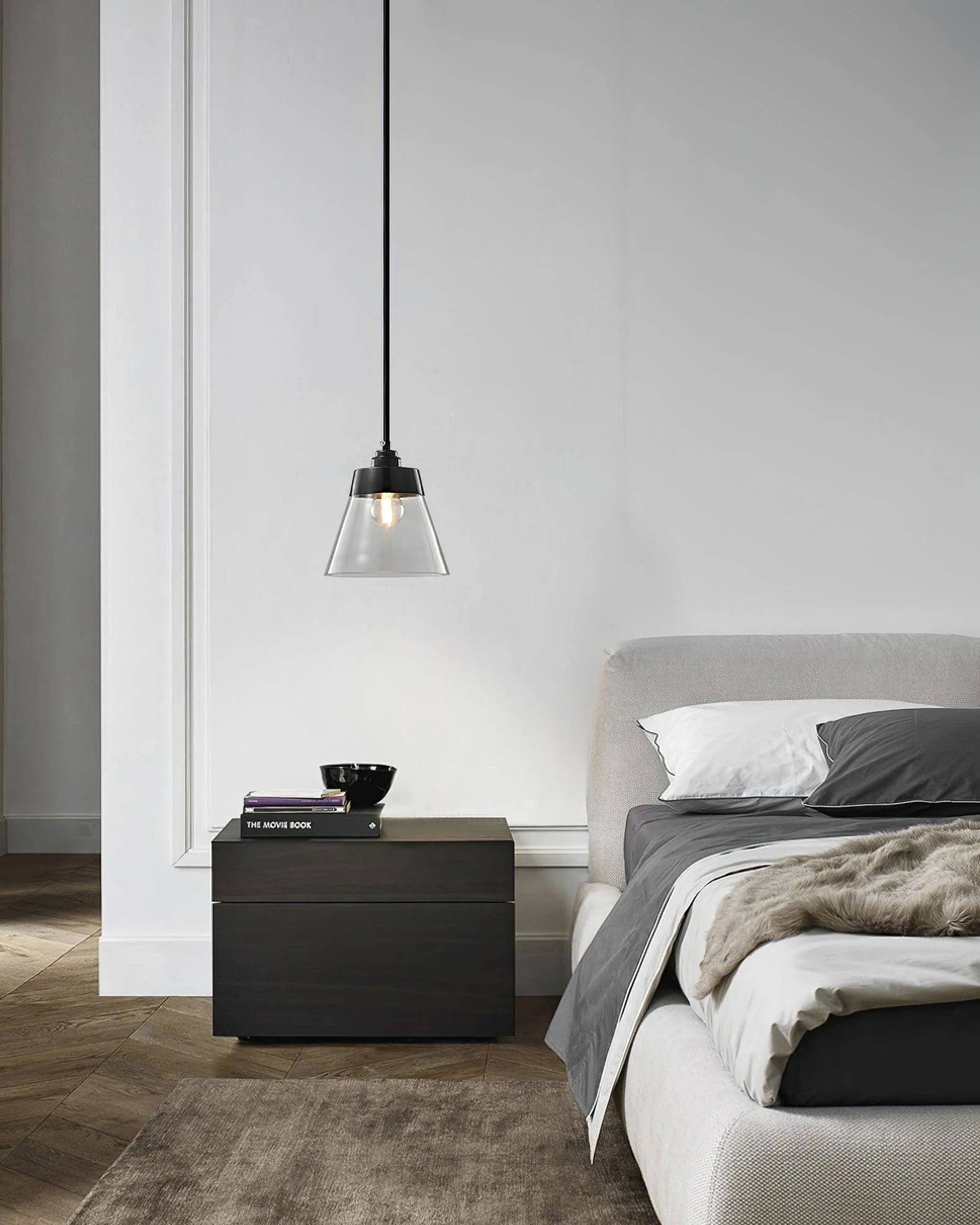 Baskin Minimalist Brass Pendant Light - Image 15
