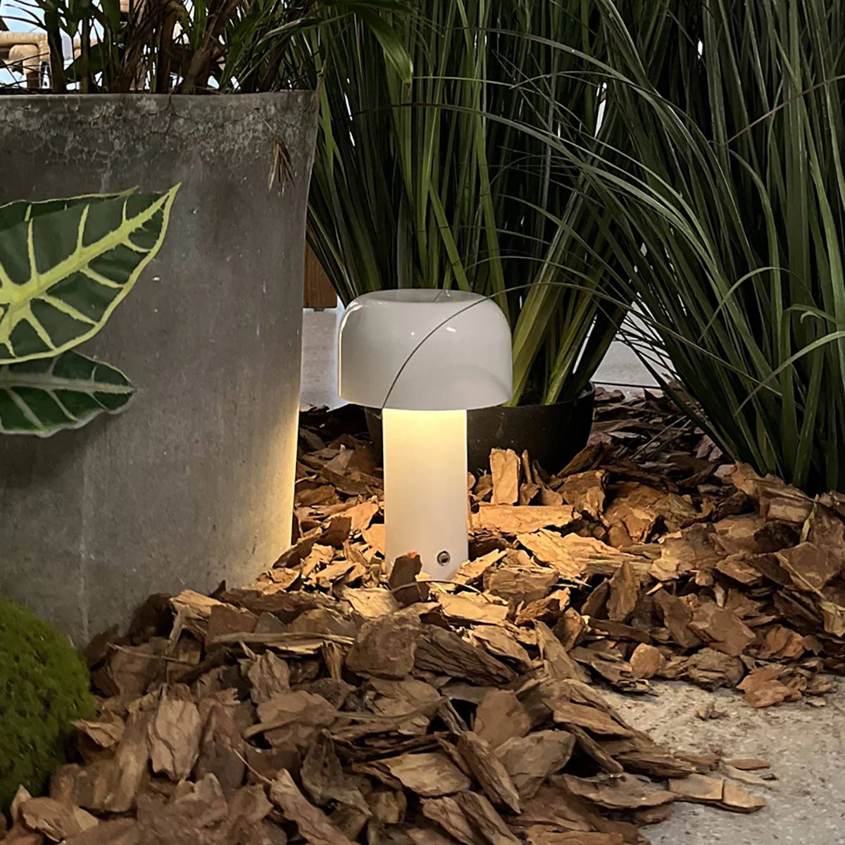 Bellhop Modern Table Lamp - Image 14