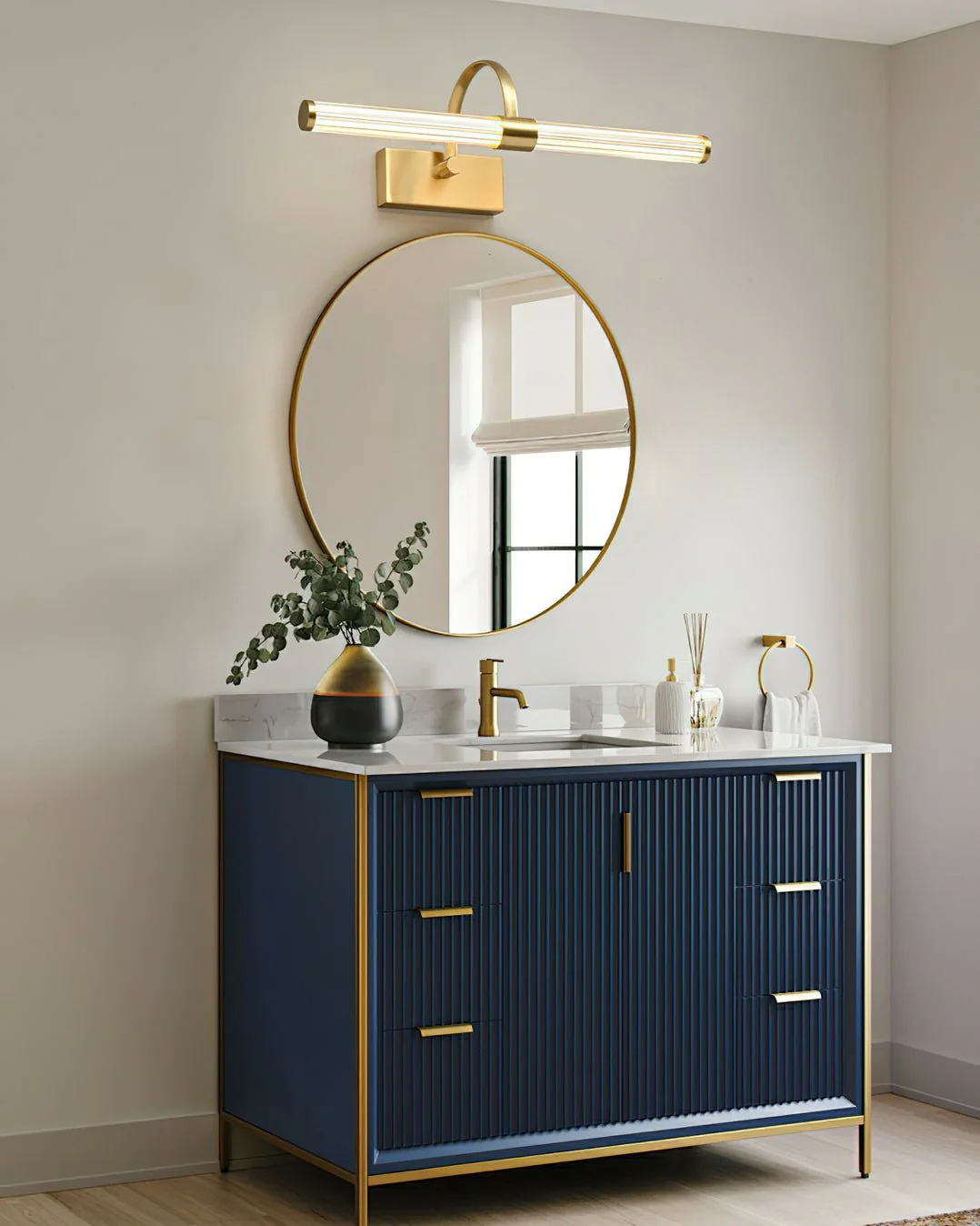 Beryl Modern Minimalist Brass Wall Light - Image 34