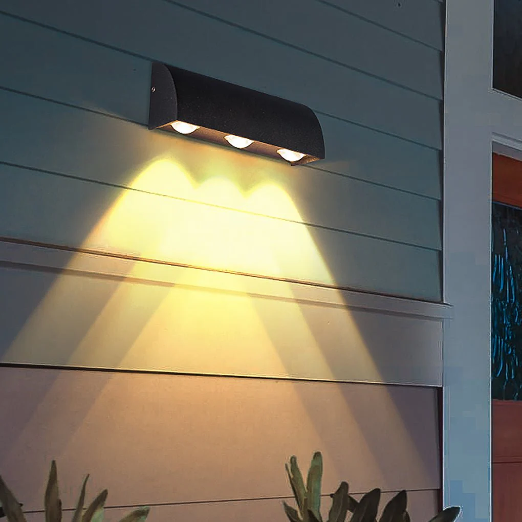 Blueber Minimalist Courtyard LED Outdoor Wall Light - Image 4