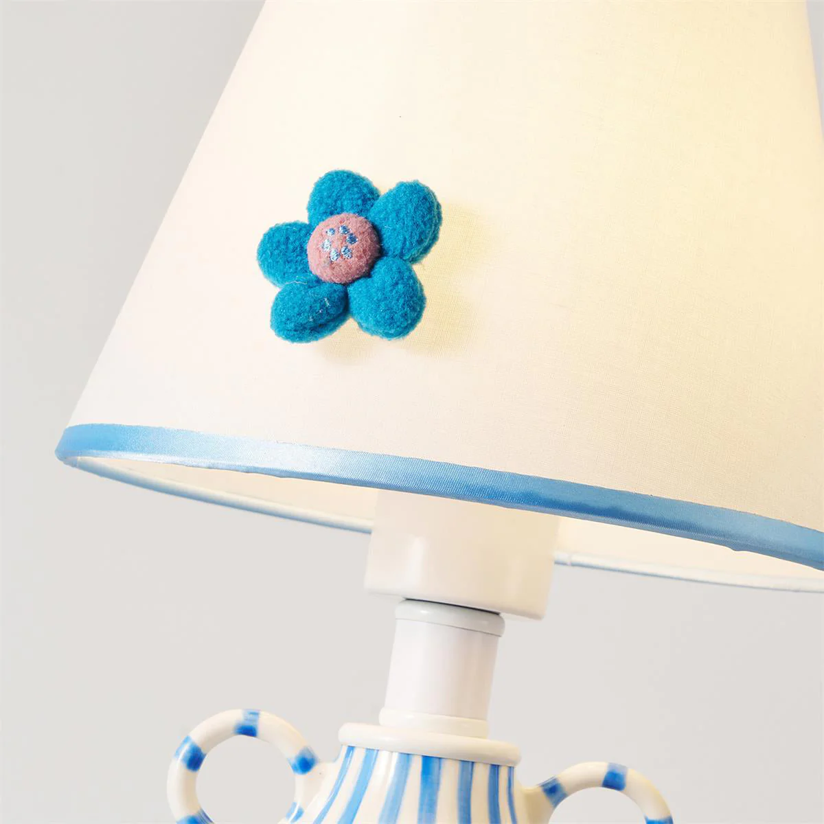 Blumelo Modern Ceramic Table Lamp - Image 10
