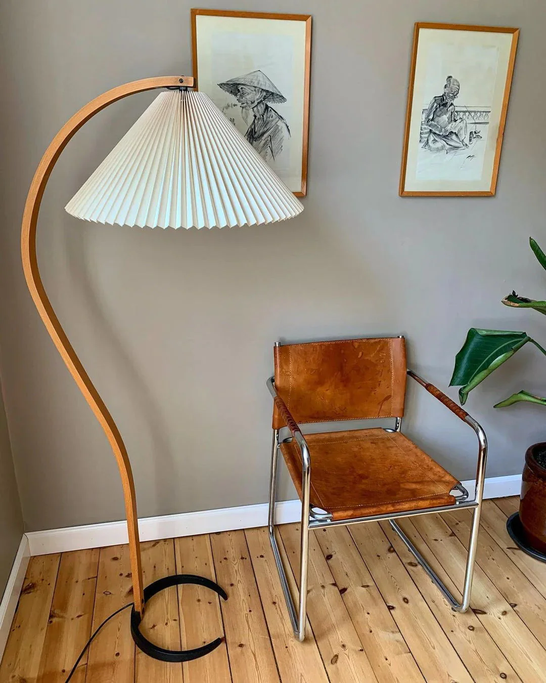 Caprani Farmhouse Floor Lamp - Image 12