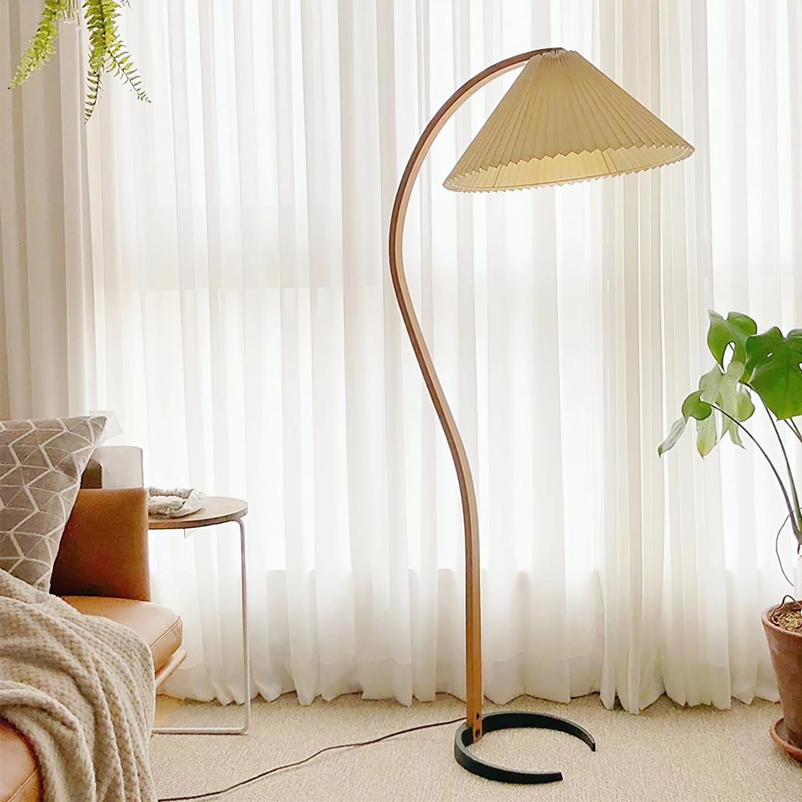 Caprani Farmhouse Floor Lamp - Image 2