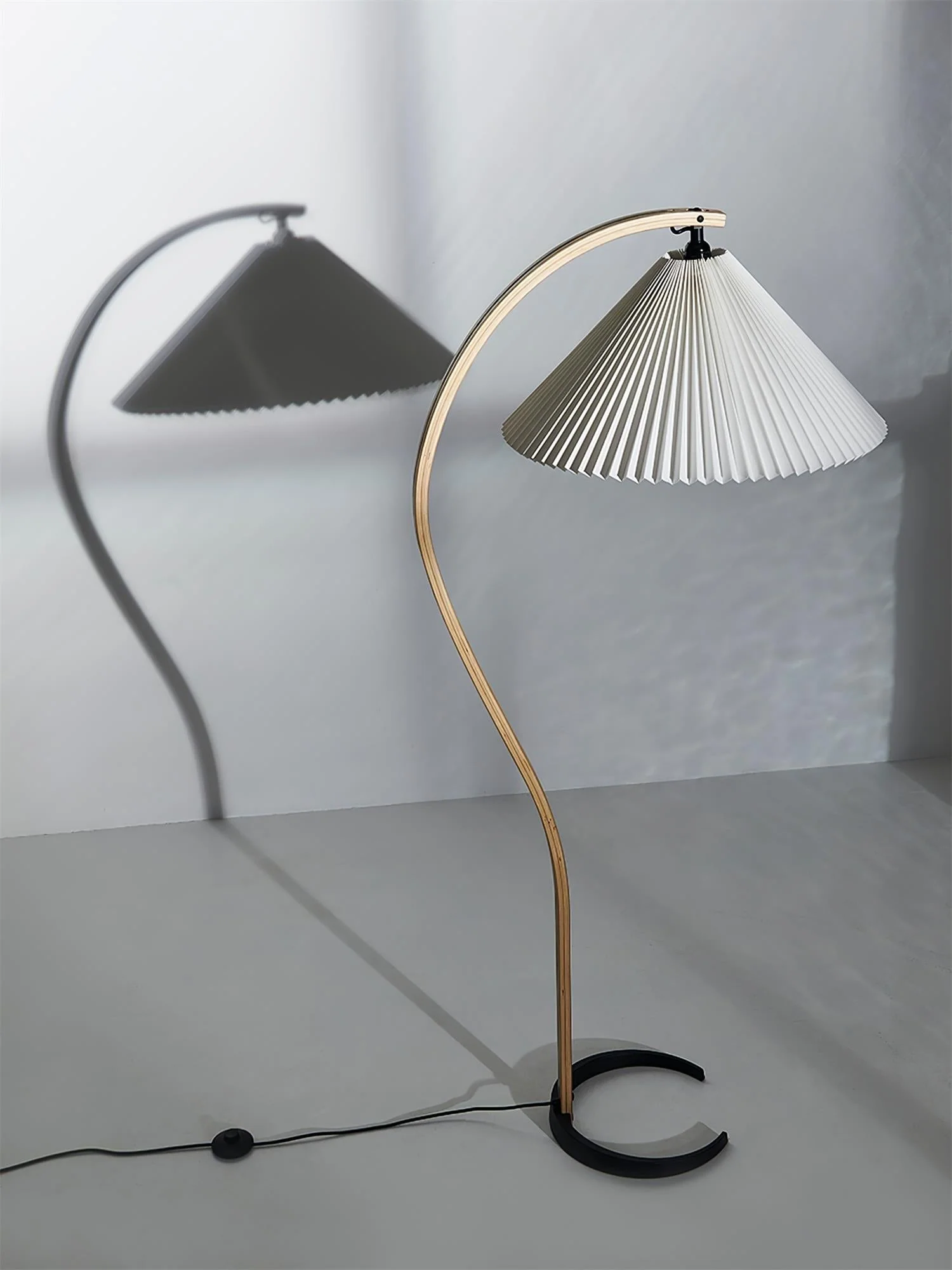 Caprani Farmhouse Floor Lamp - Image 28