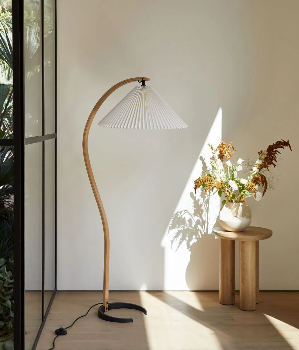 Caprani Farmhouse Floor Lamp - Image 8