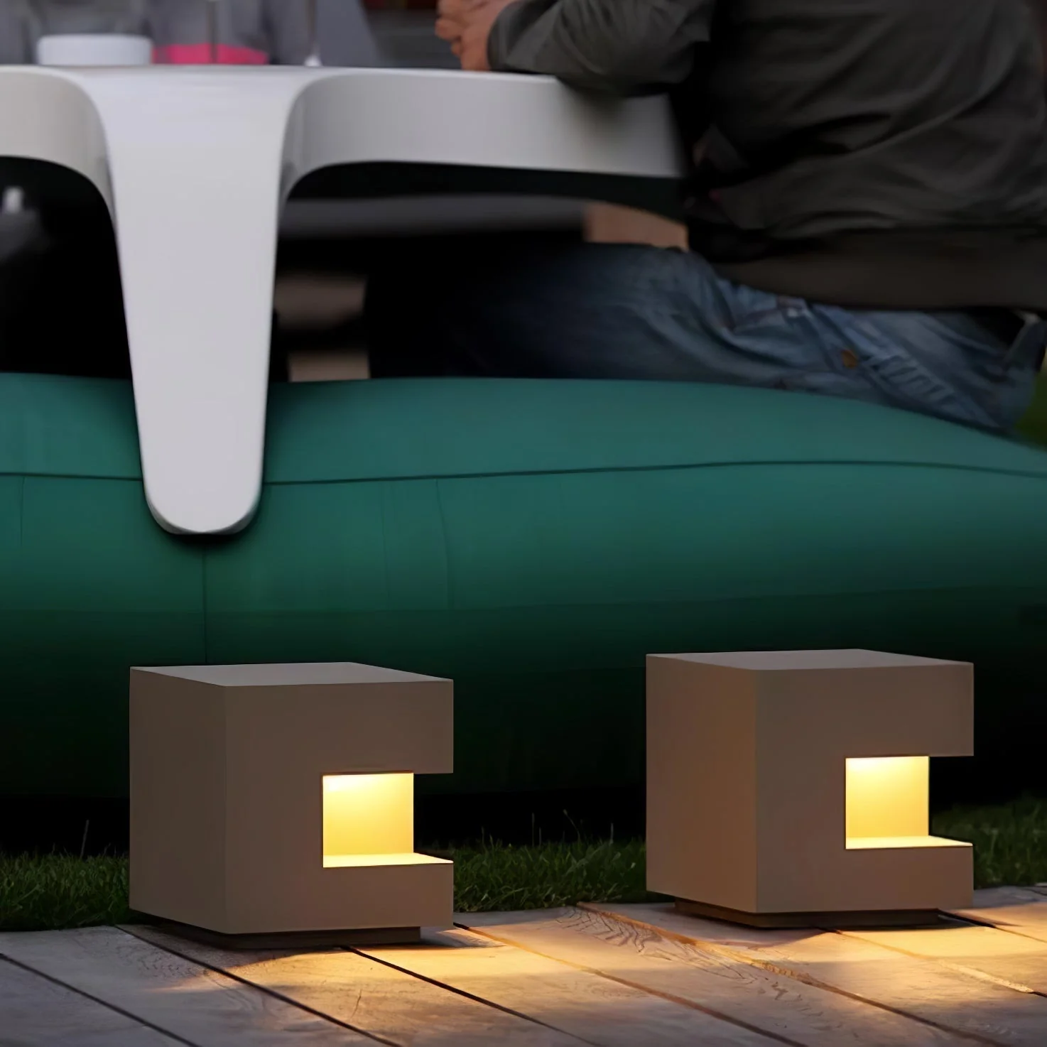 Catherine Modern Outdoor Light - Image 5