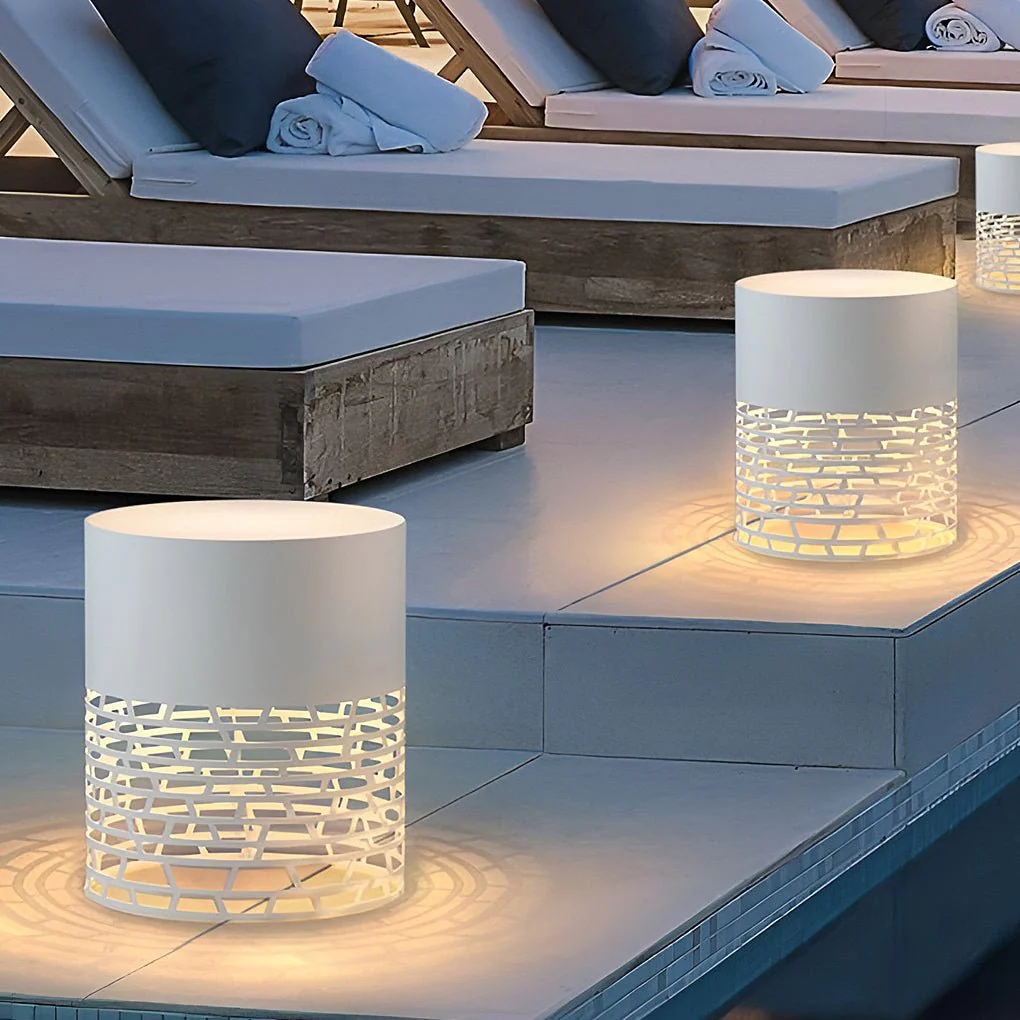 Chuch Stylish LED Cylinder Outdoor Lamp
