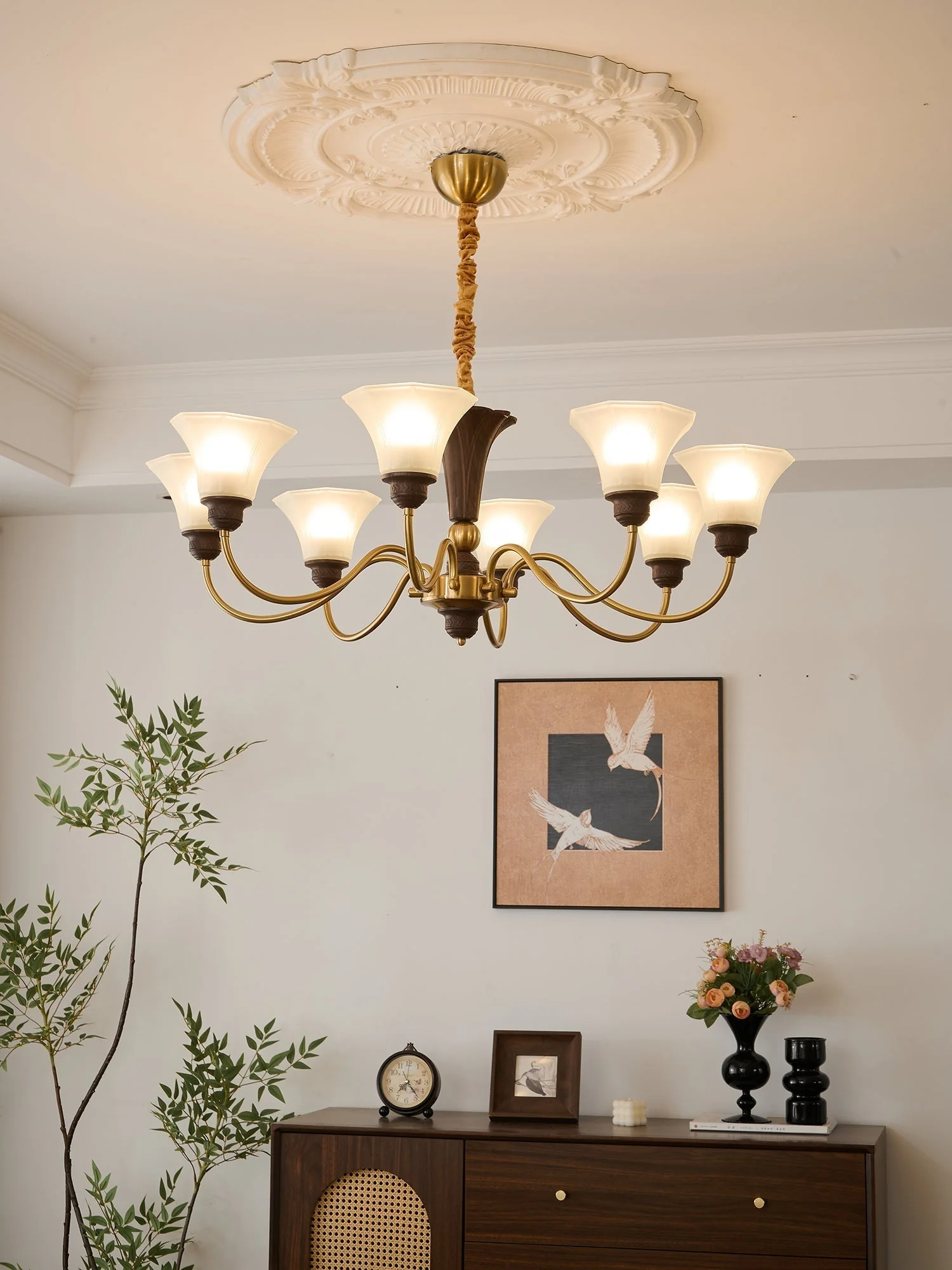 Ciphaen Traditional Elegance Vintage Wood Glass Chandelier - Image 15