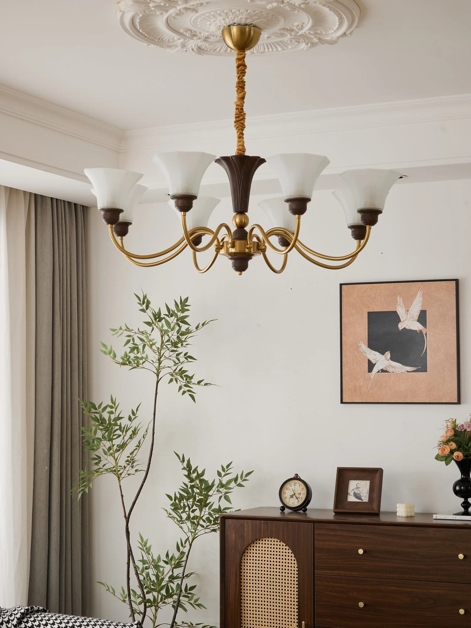 Ciphaen Traditional Elegance Vintage Wood Glass Chandelier - Image 2