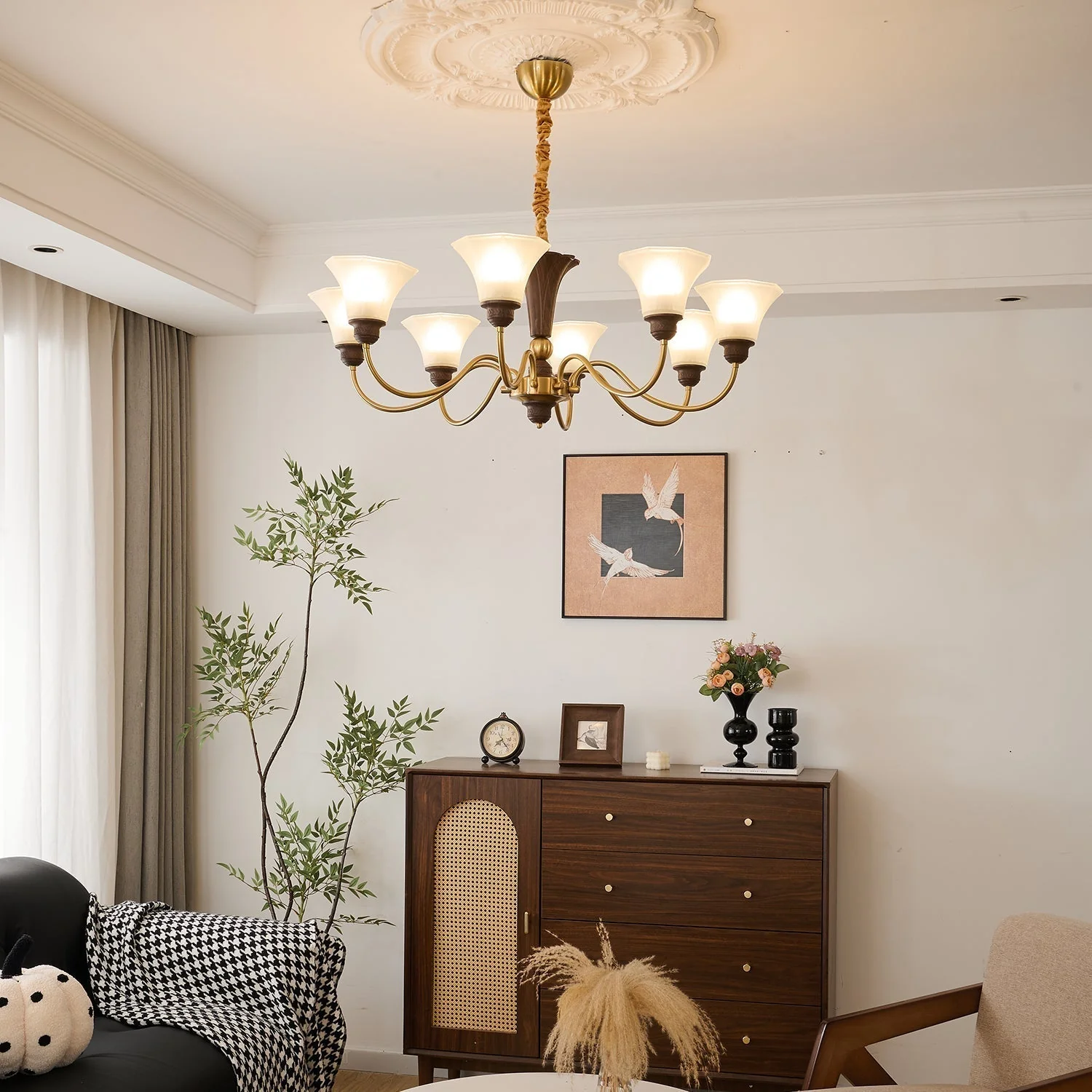 Ciphaen Traditional Elegance Vintage Wood Glass Chandelier - Image 4