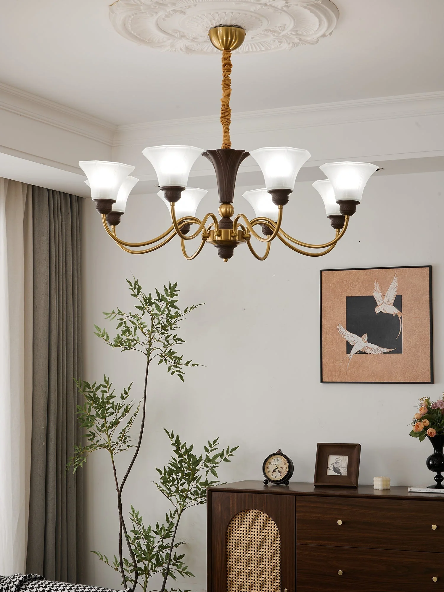 Ciphaen Traditional Elegance Vintage Wood Glass Chandelier - Image 5
