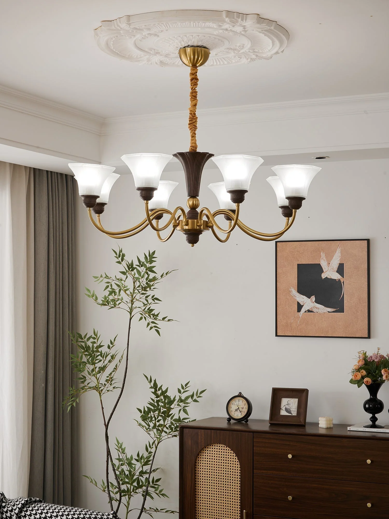 Ciphaen Traditional Elegance Vintage Wood Glass Chandelier - Image 8