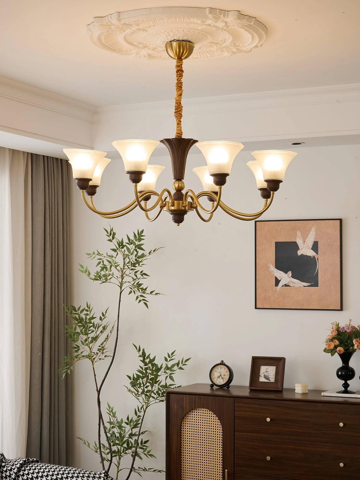 Ciphaen Traditional Elegance Vintage Wood Glass Chandelier - Image 9