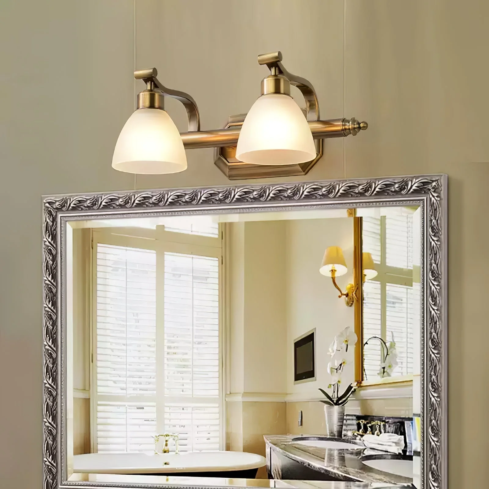Colaeus Classic Art Bath Glass Wall Light - Image 9