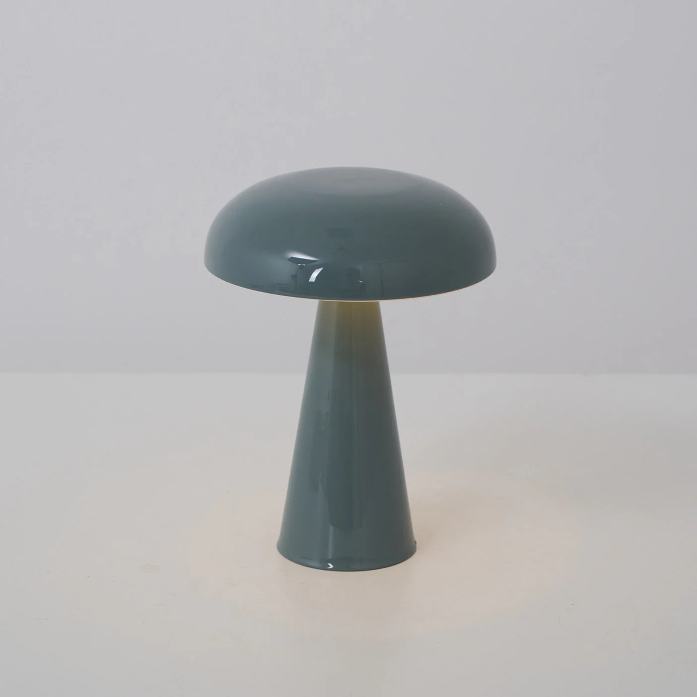 Como Modern Table Lamp - Image 35