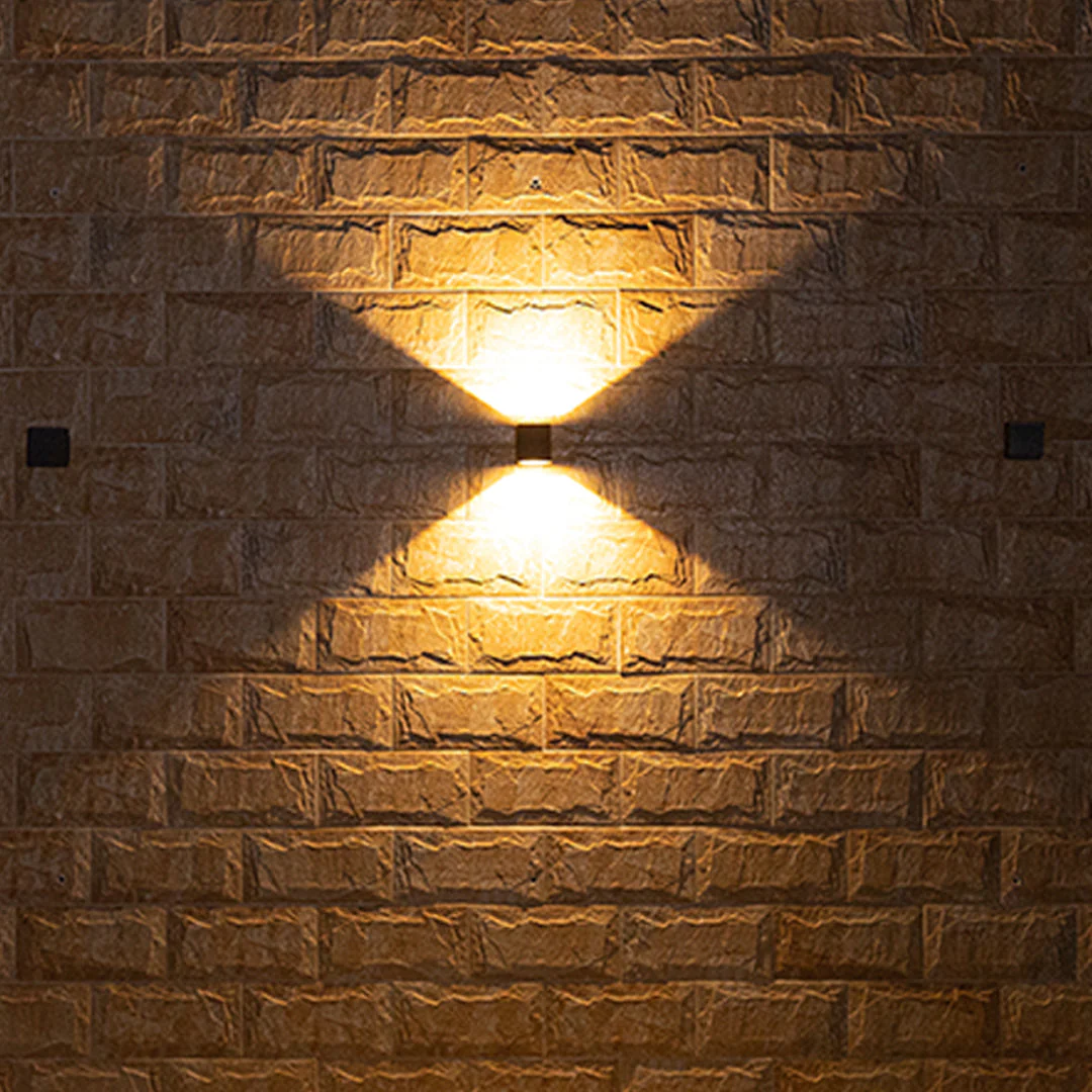 Cosnate Die-cast Simple Outdoor Wall Light - Image 4