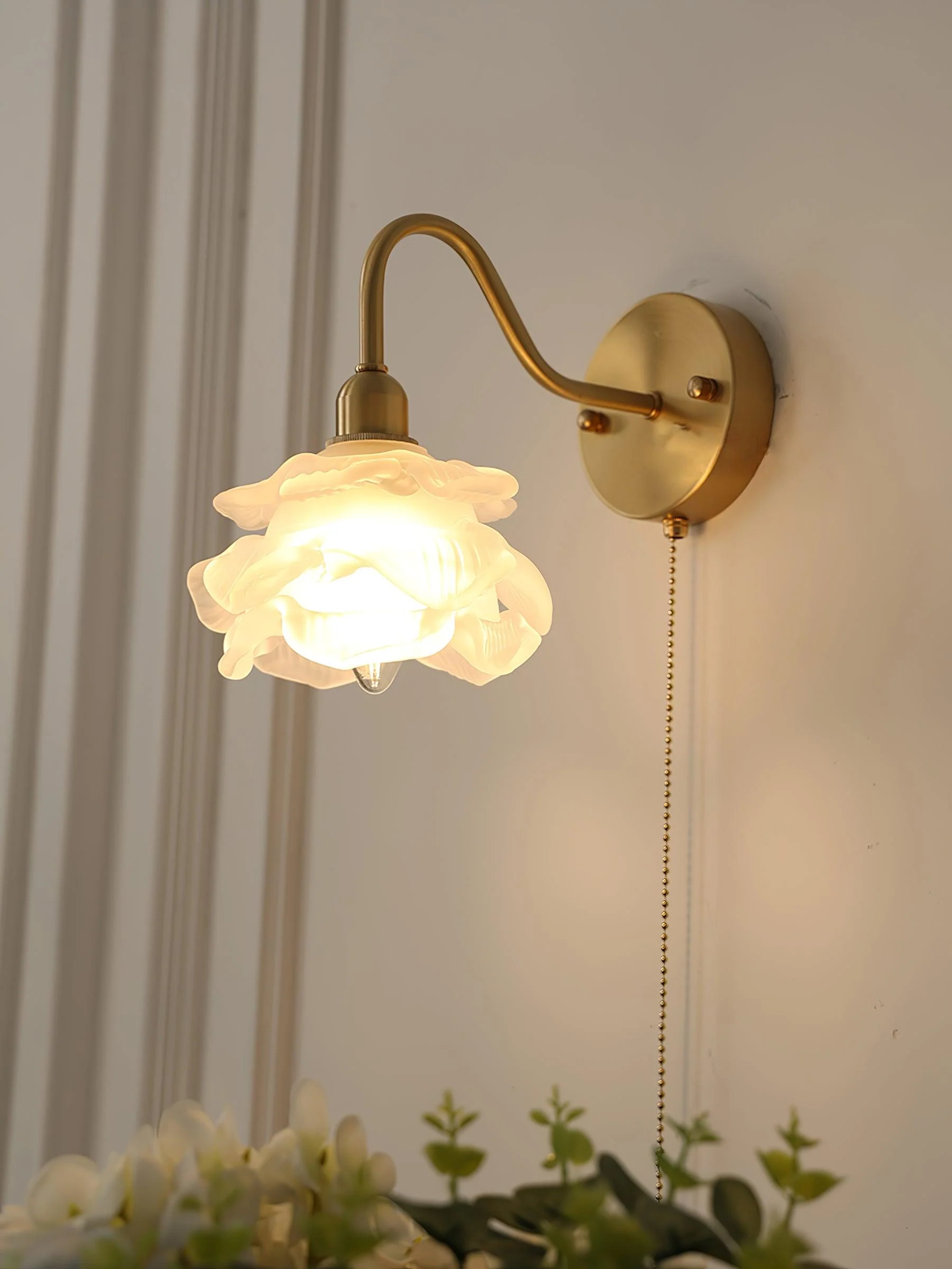Cove Nordic Art Rose Brass Glass Wall Light - Image 2
