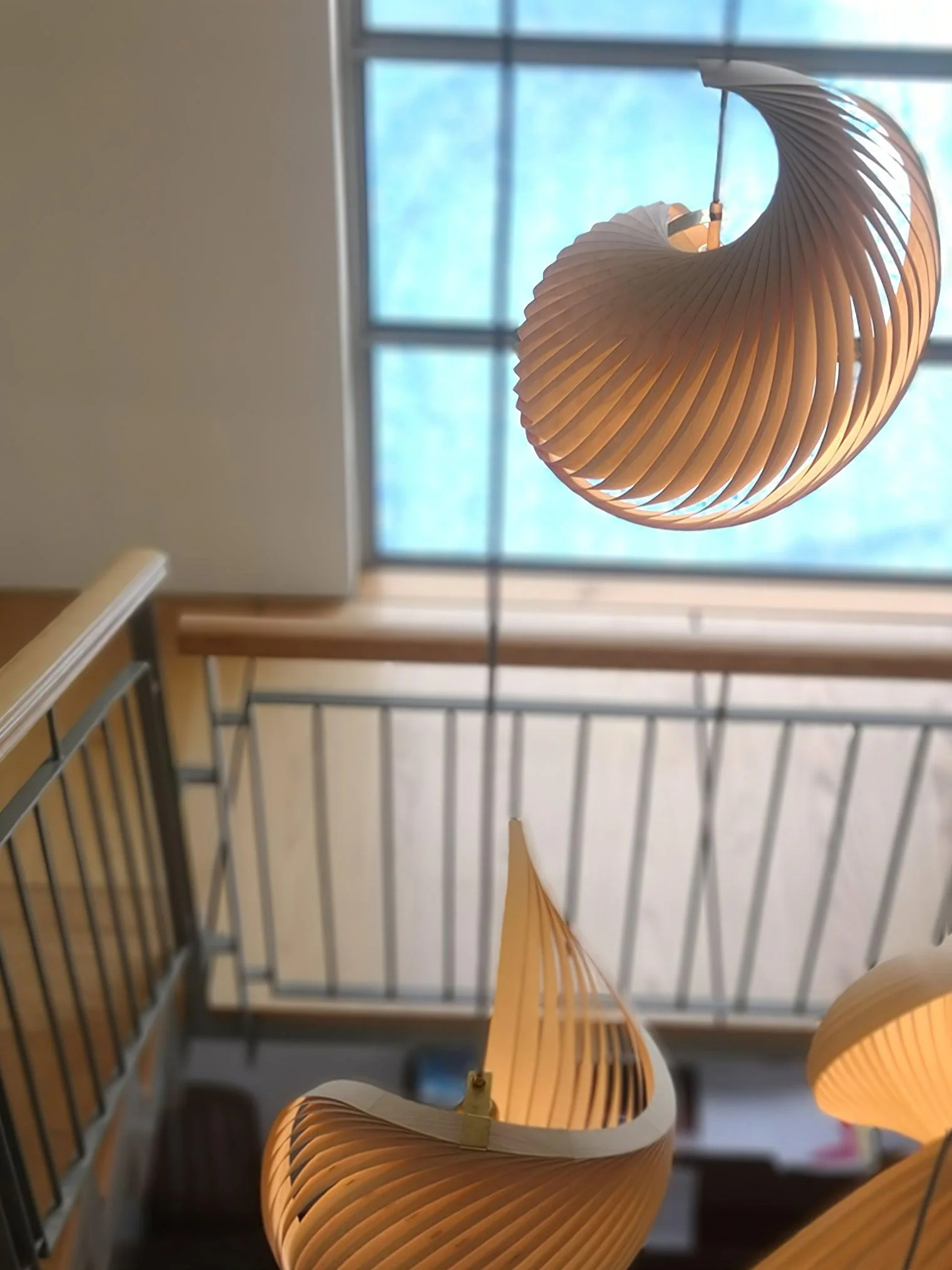 Cumiror Postmodern Luxury Shell Wood Wood Pendant Light - Image 25