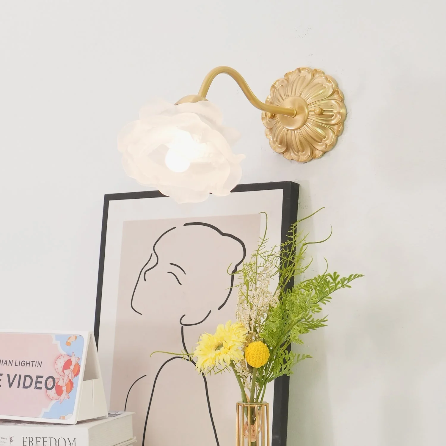 Drifte Brass Floral Luxury Wall Lamp - Image 8